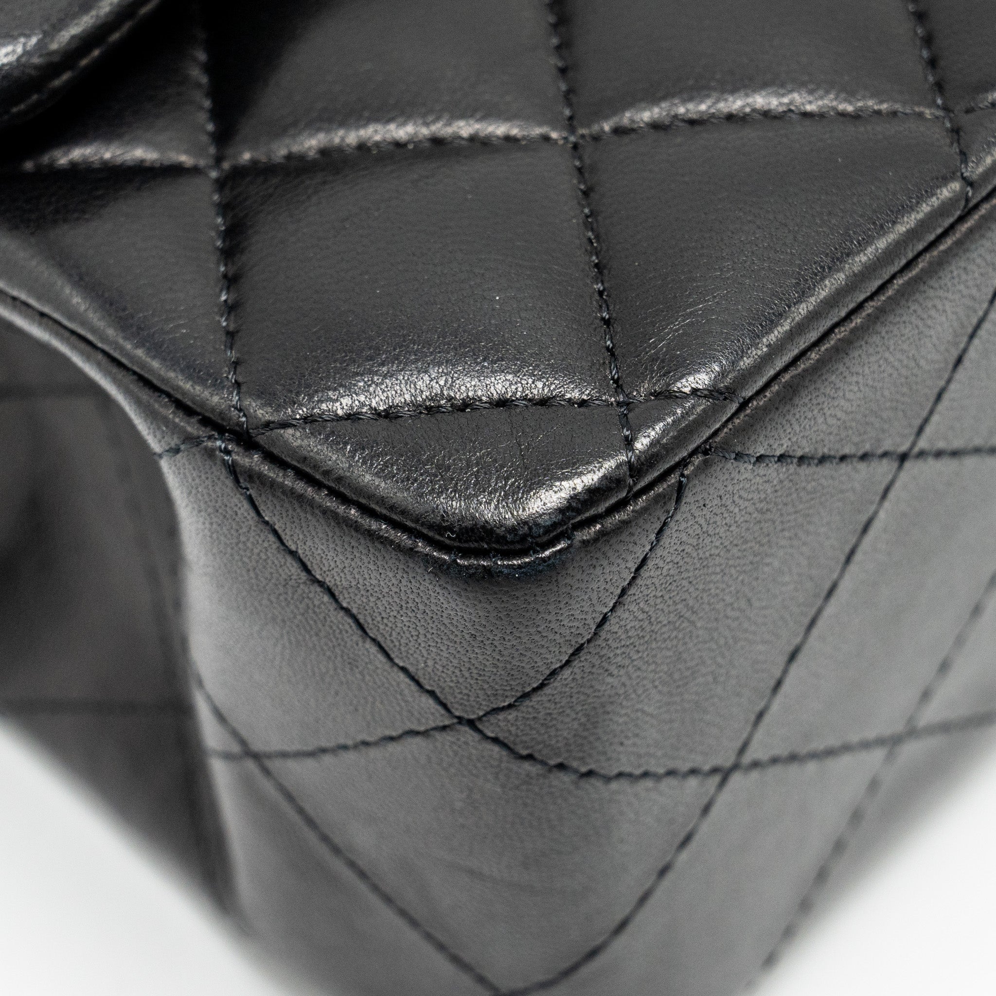 Chanel Medium Classic Double Flap Bag lambskin black GHW - Image 9