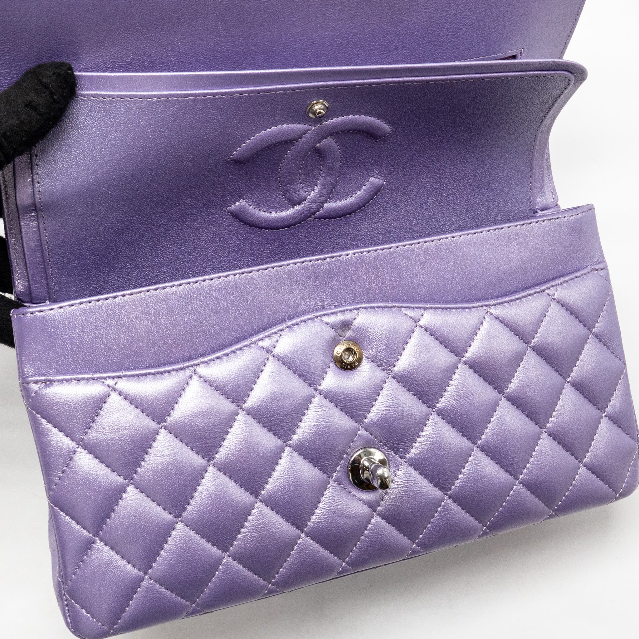 Chanel Medium Classic Double Flap Bag Lambskin IRIDESCENT Purple SHW (Microchip) - Image 15