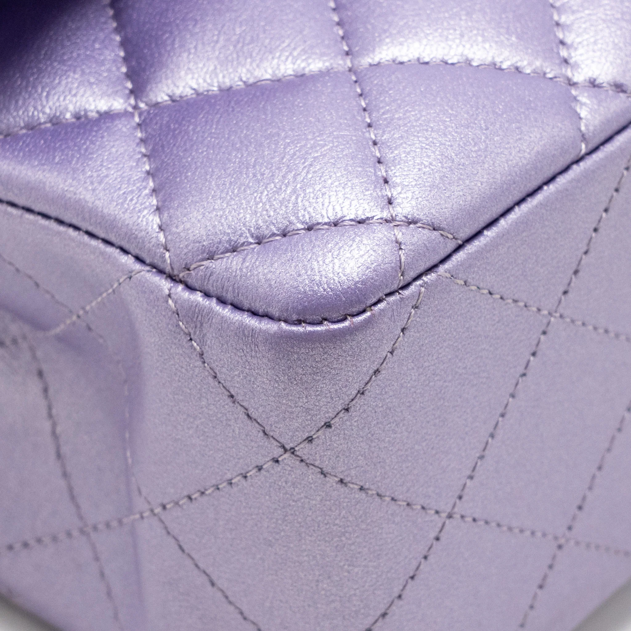 Chanel Medium Classic Double Flap Bag Lambskin IRIDESCENT Purple SHW (Microchip) - Image 9