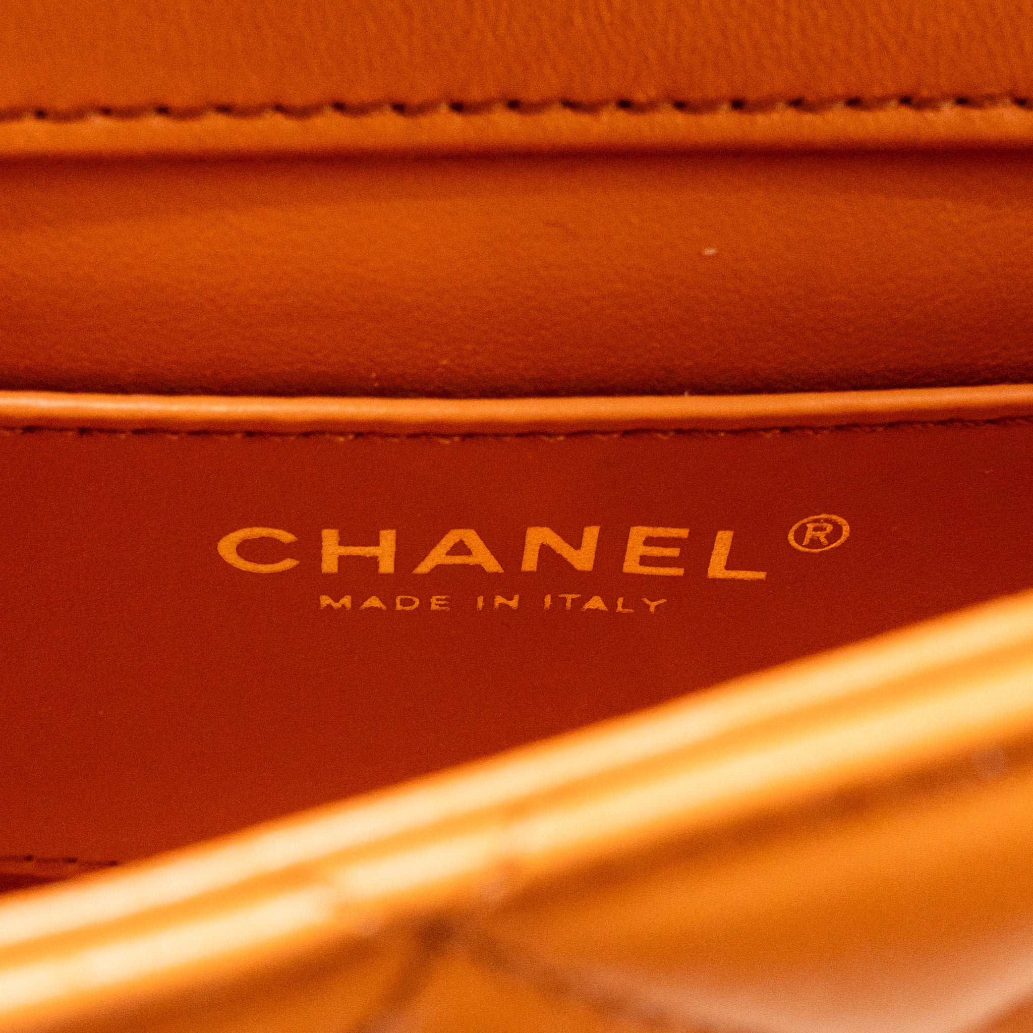 Chanel mini wenge wood flap bag metier d’art limited edition lambskin/wood orange GHW (microchip) - Image 17