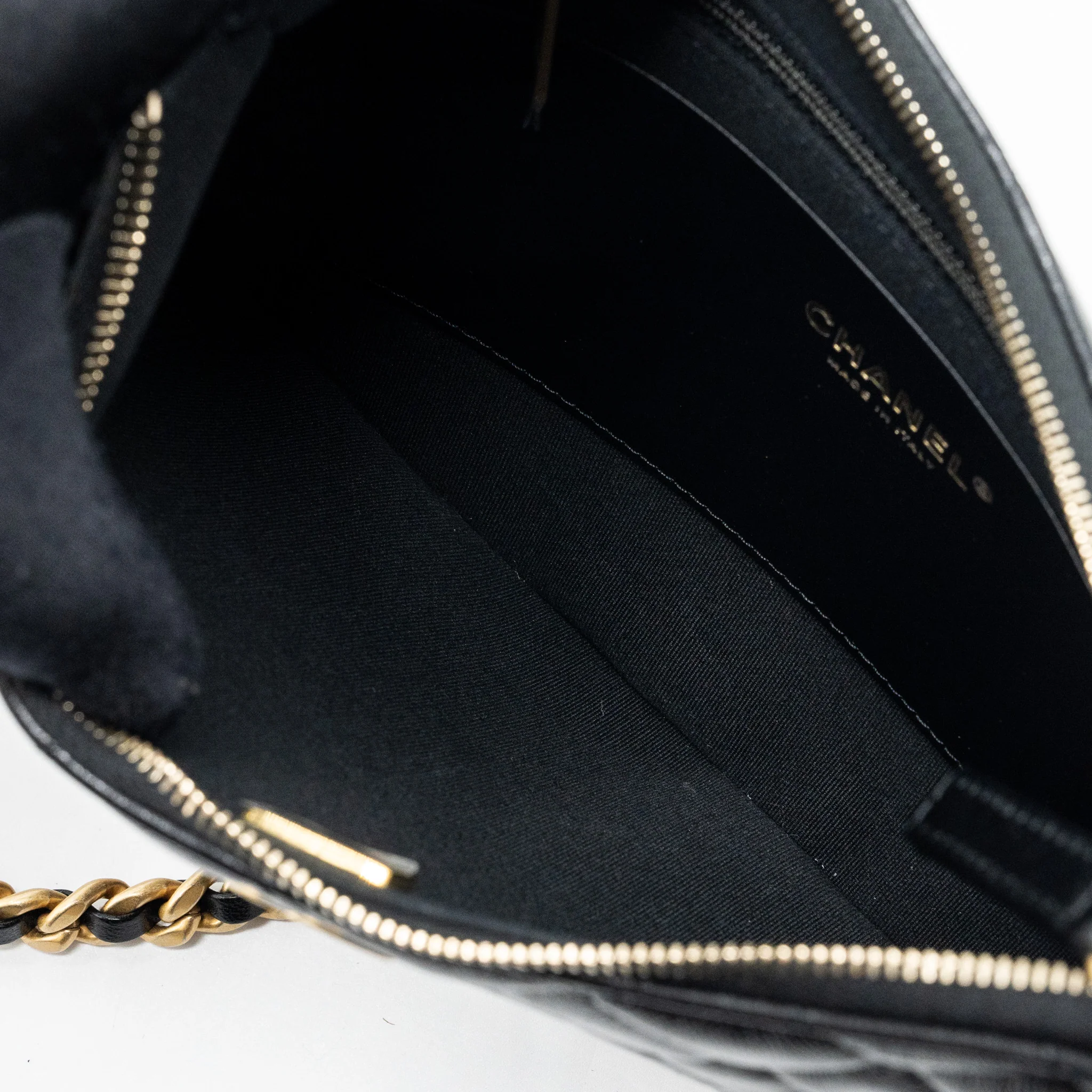 Chanel moon hobo shoulder / crossbody bag goatskin black brushed GHW (microchip) - Image 9