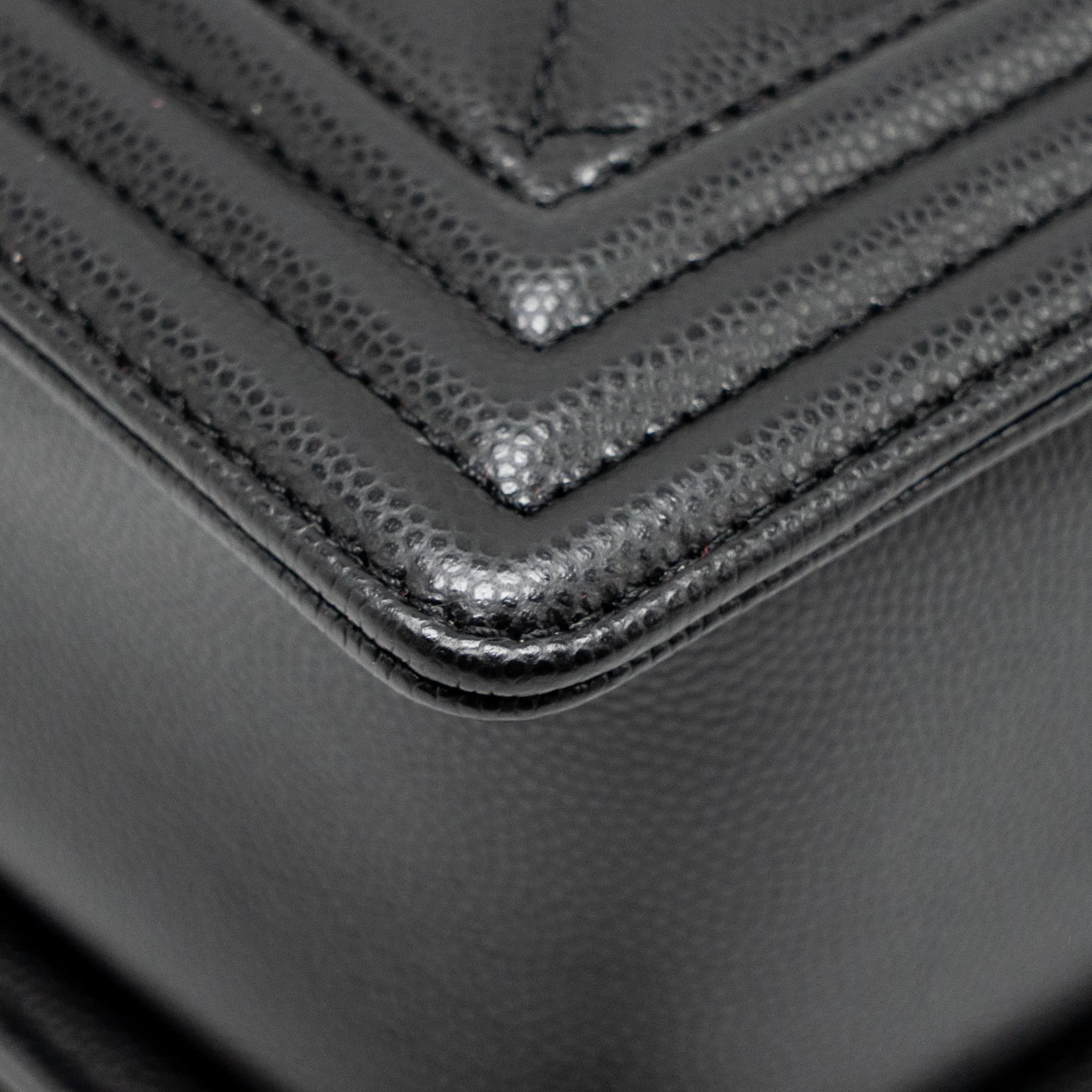 Chanel New Medium boy bag Caviar Black GHW (Microchip) - Image 10