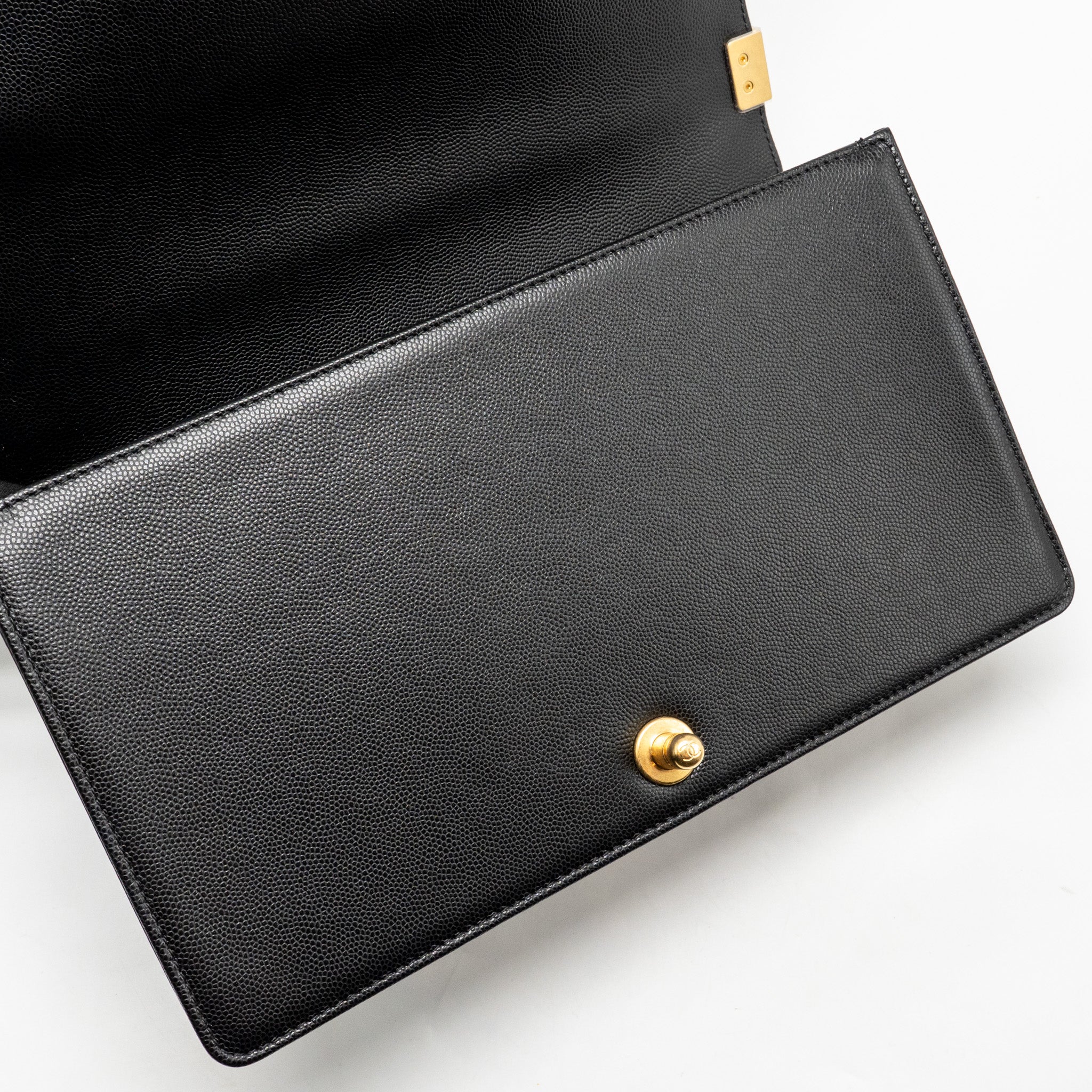 Chanel New Medium boy bag Caviar Black GHW (Microchip) - Image 14