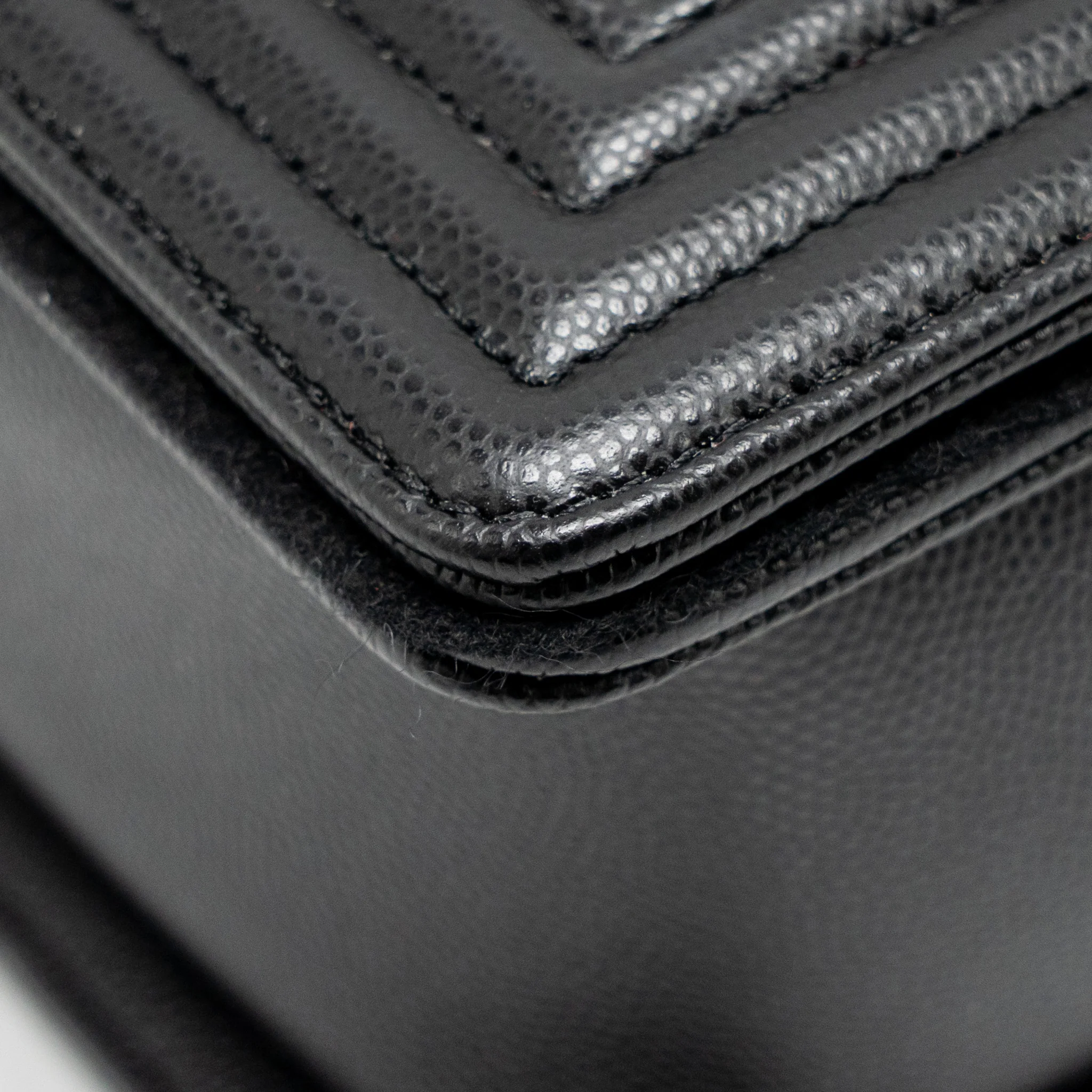Chanel New Medium boy bag Caviar Black GHW (Microchip) - Image 8