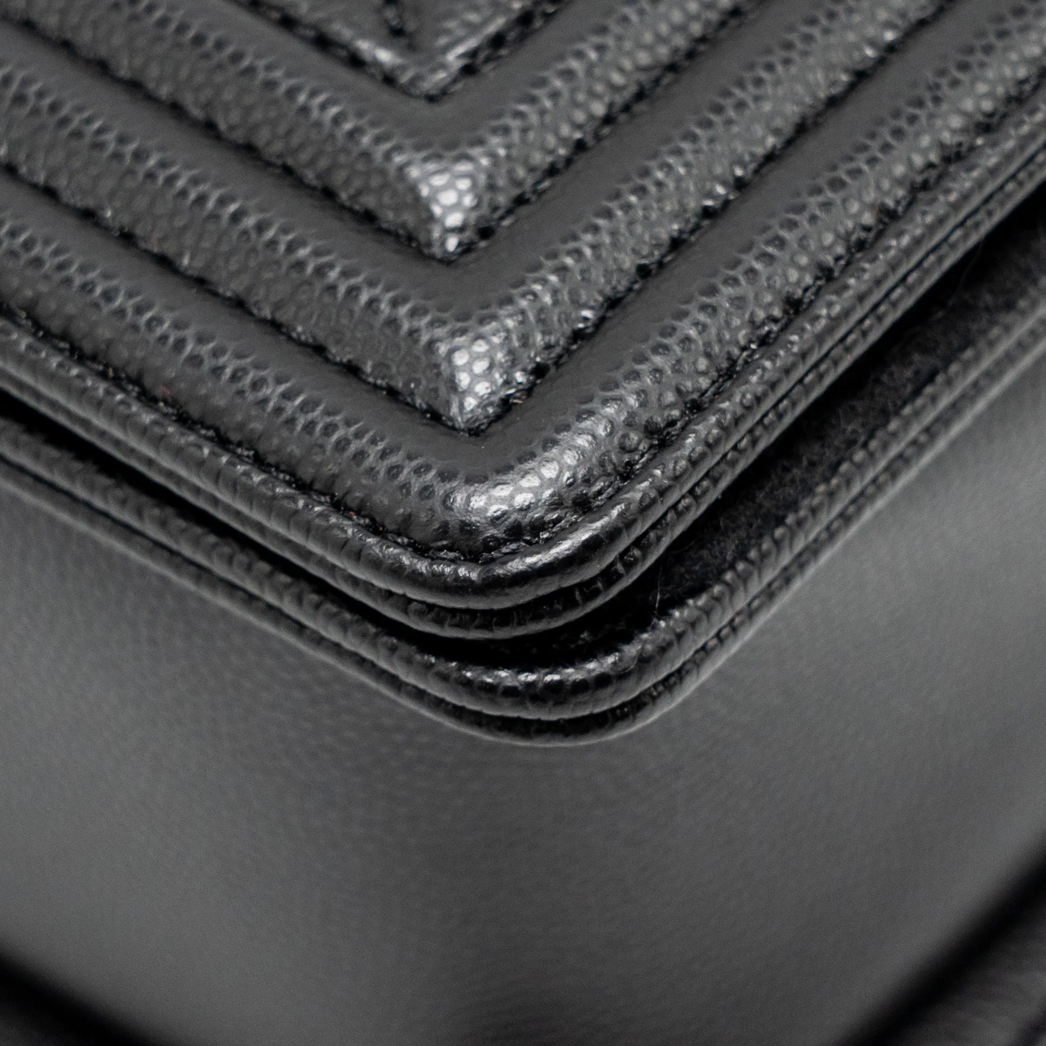 Chanel New Medium boy bag Caviar Black GHW (Microchip) - Image 9