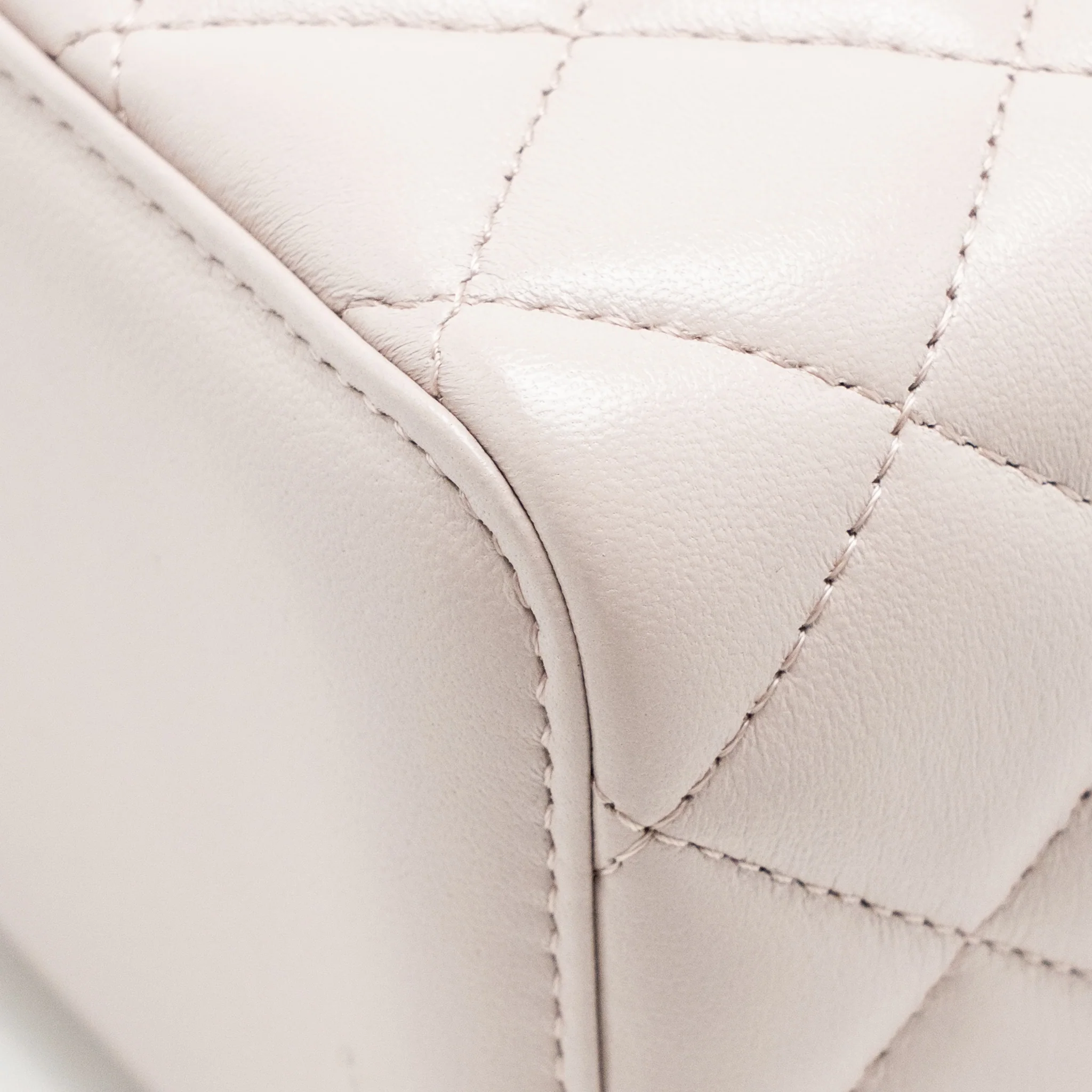 Chanel pearl crush long vanity lambskin lilac GHW - Image 10