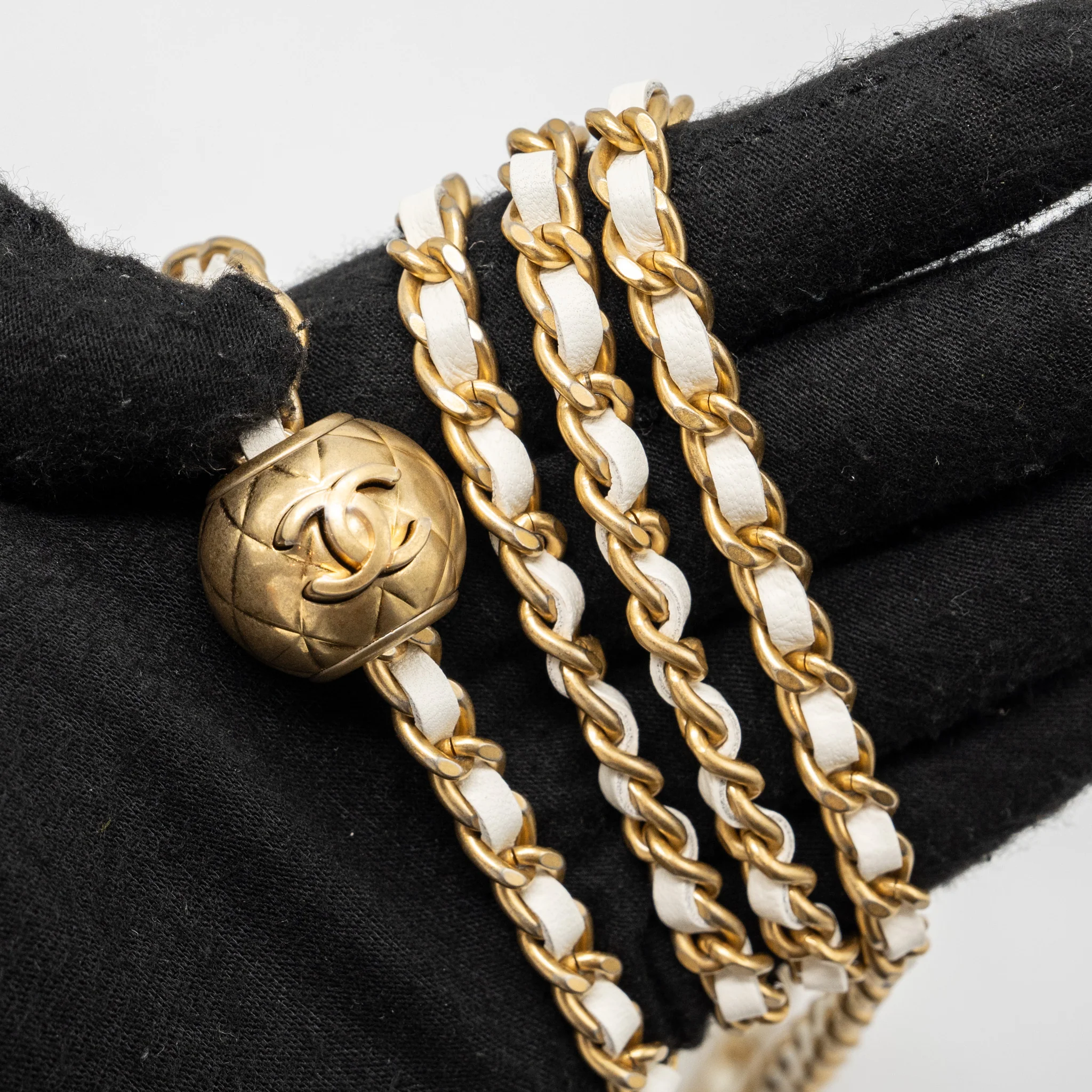 Chanel pearl crush wallet on chain lambskin White GHW (microchip) - Image 12