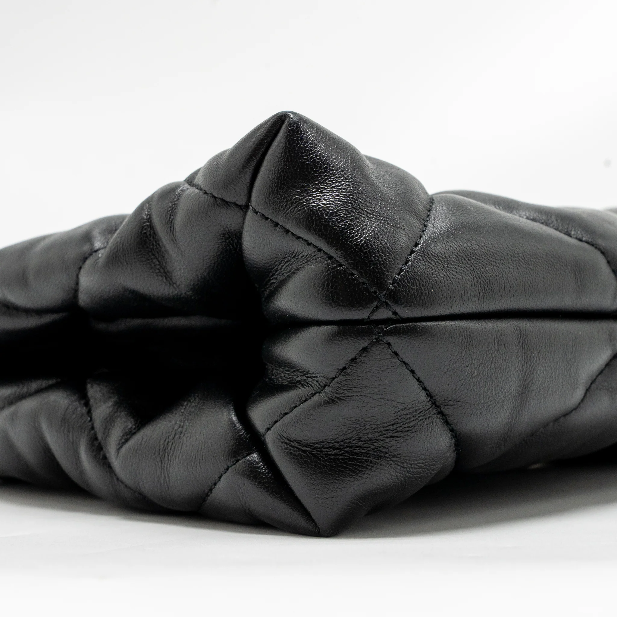 Chanel quilted double chain shopping tote bag lambskin black GHW (microchip) - Image 7