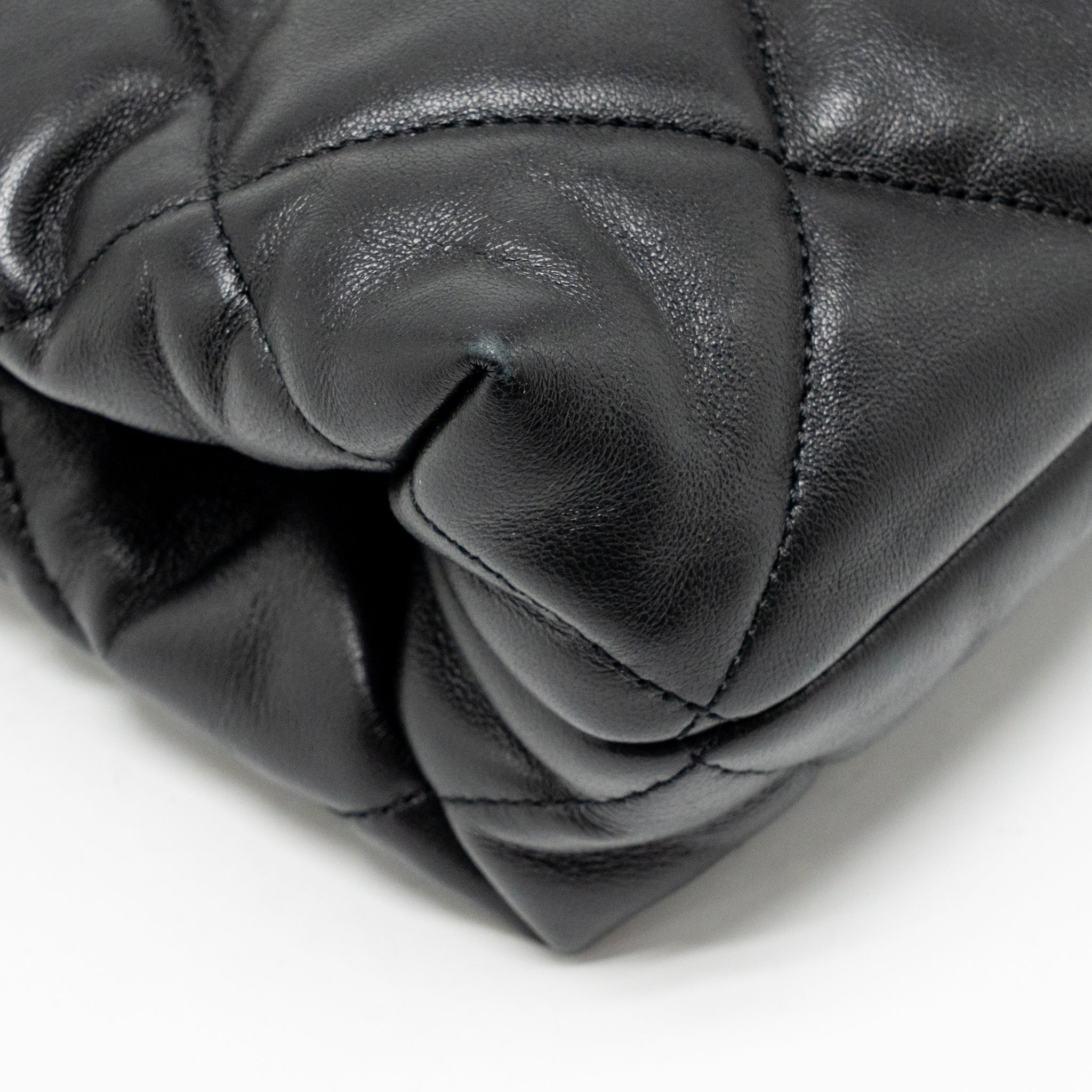 Chanel quilted double chain shopping tote bag lambskin black GHW (microchip) - Image 9