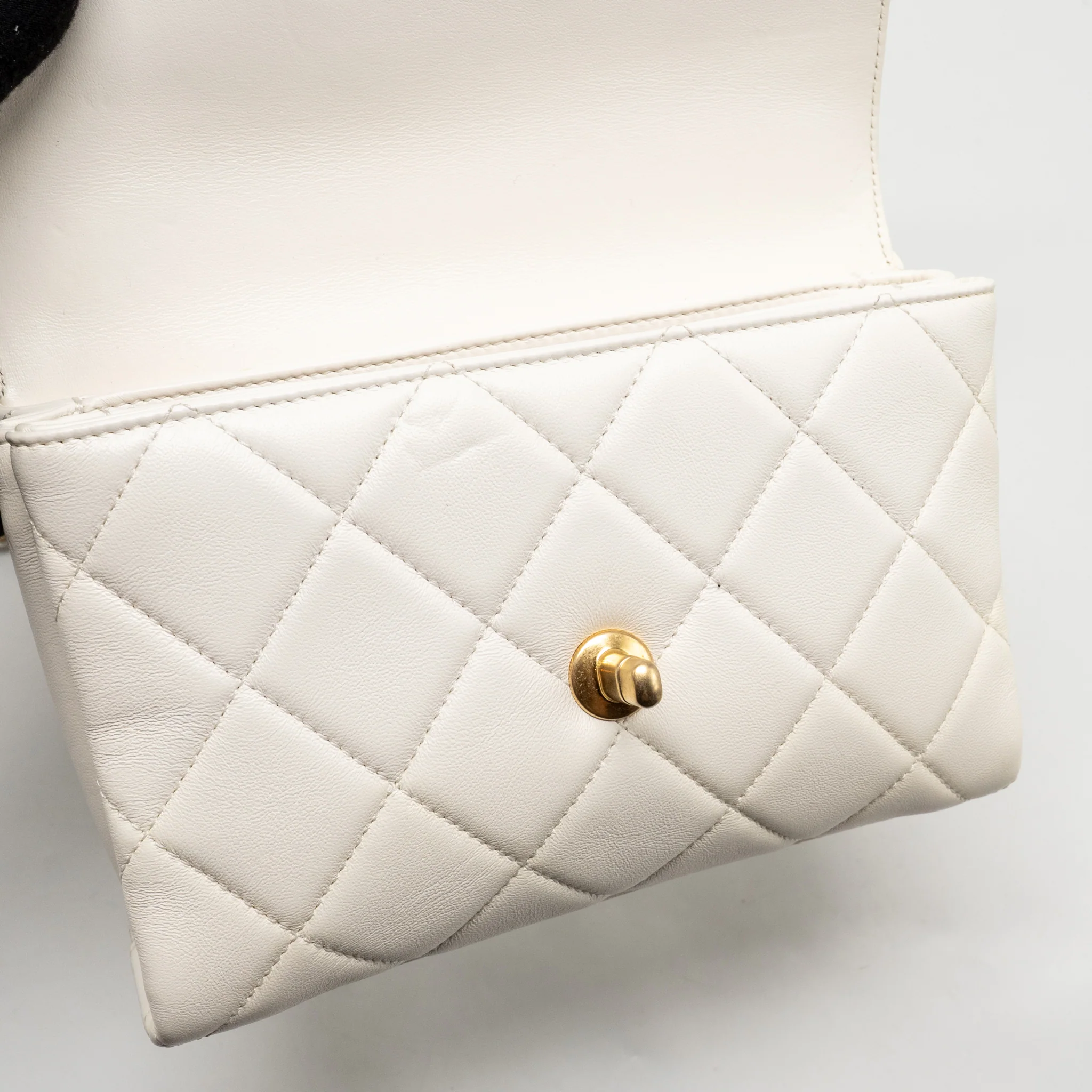 Chanel Quilted Flap Bag with Letter Chain Lambskin White GHW (Microchip) - Image 14