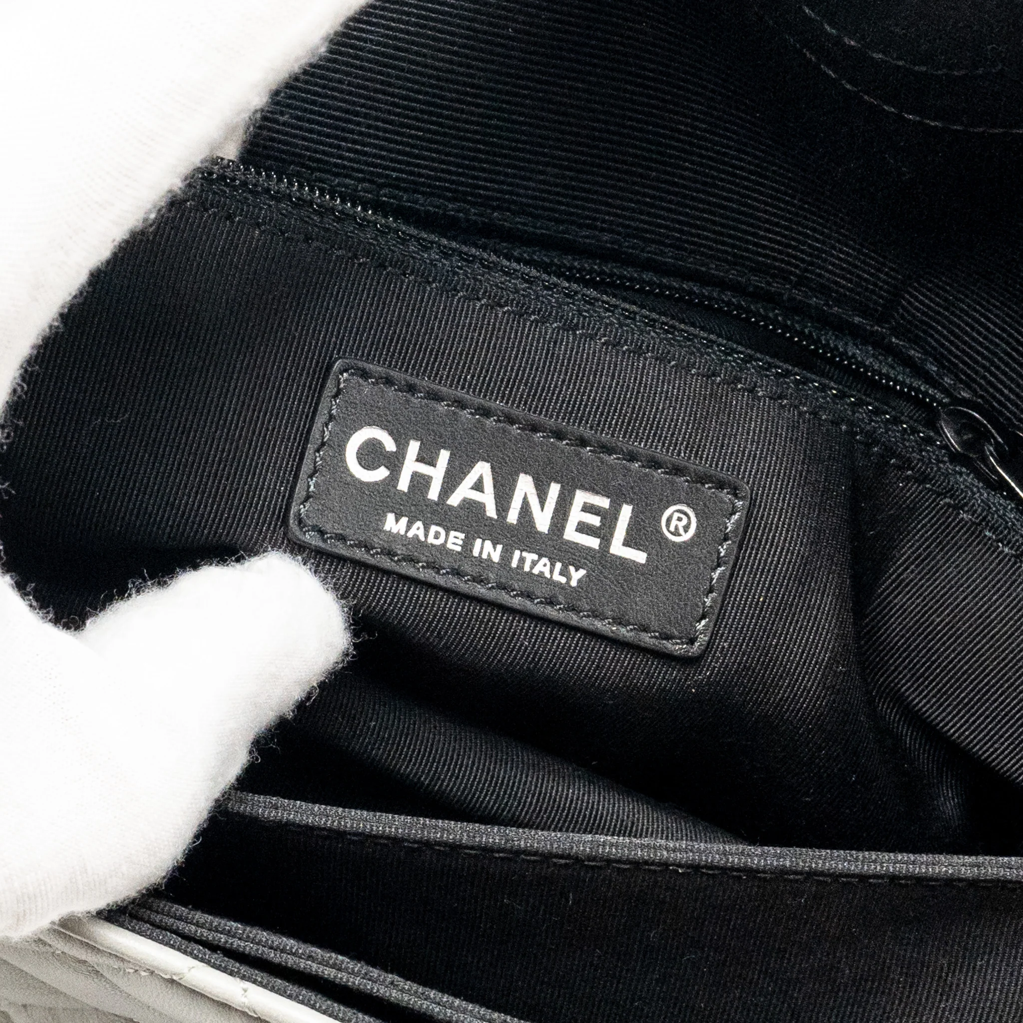 Chanel quilted flap with fabric edge lambskin grey/ black with black hardware - Image 16