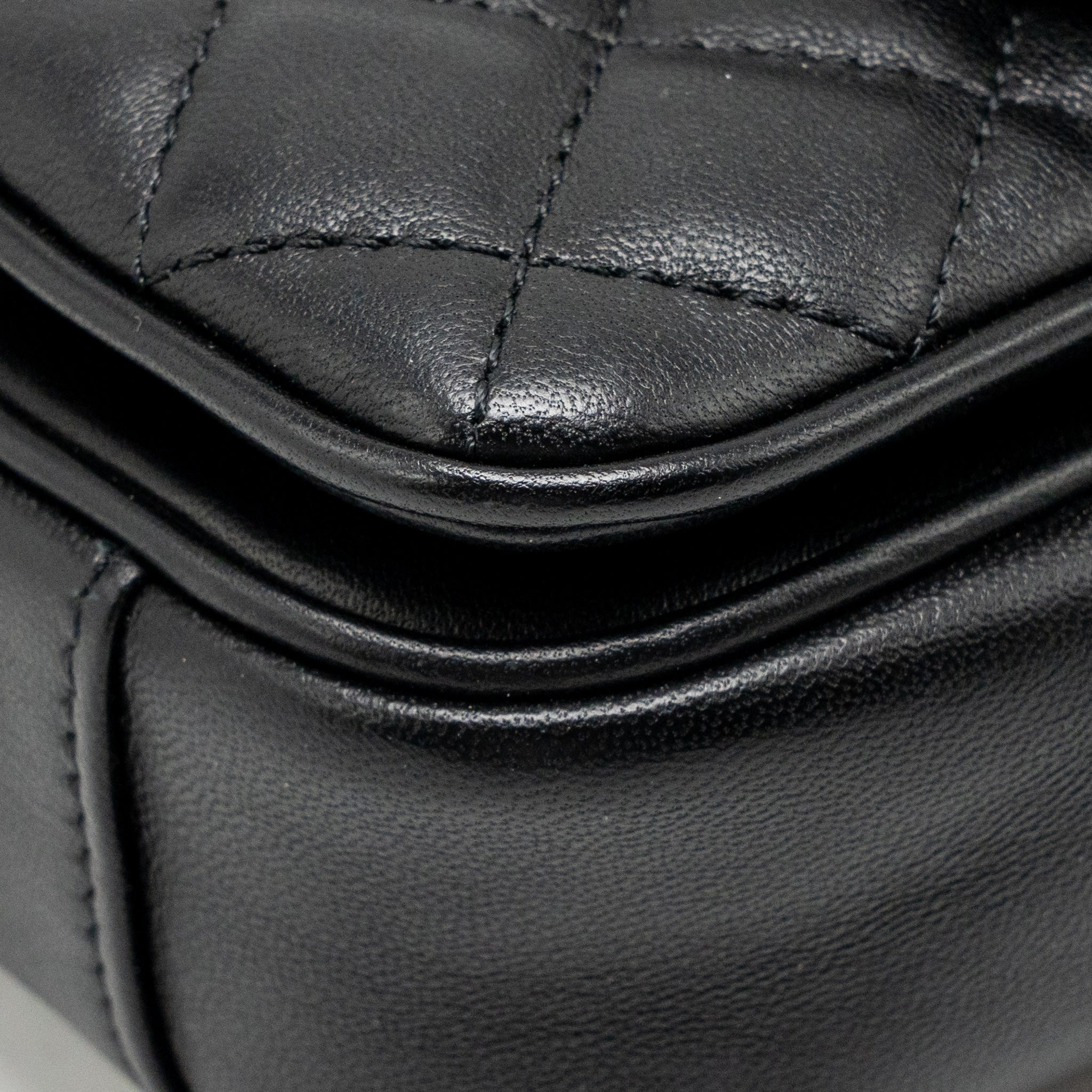 Chanel Quilted square flap bag lambskin black LGHW - Image 9