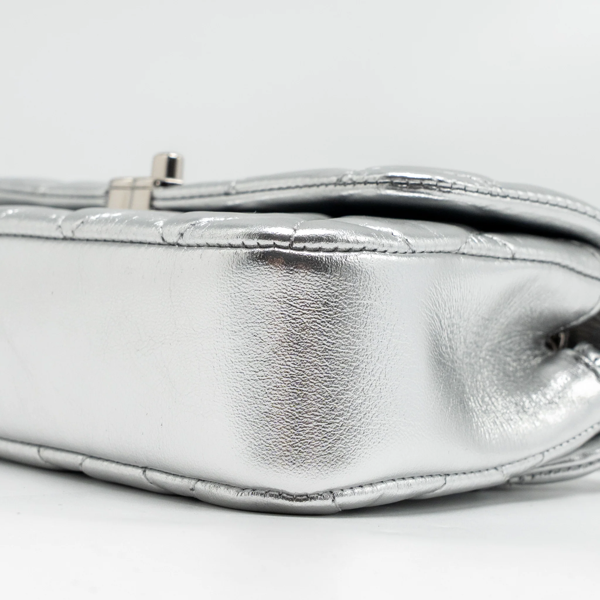 Chanel 25s O-phone Holder with Chain Calfskin Silver SHW(microchip) - Image 7