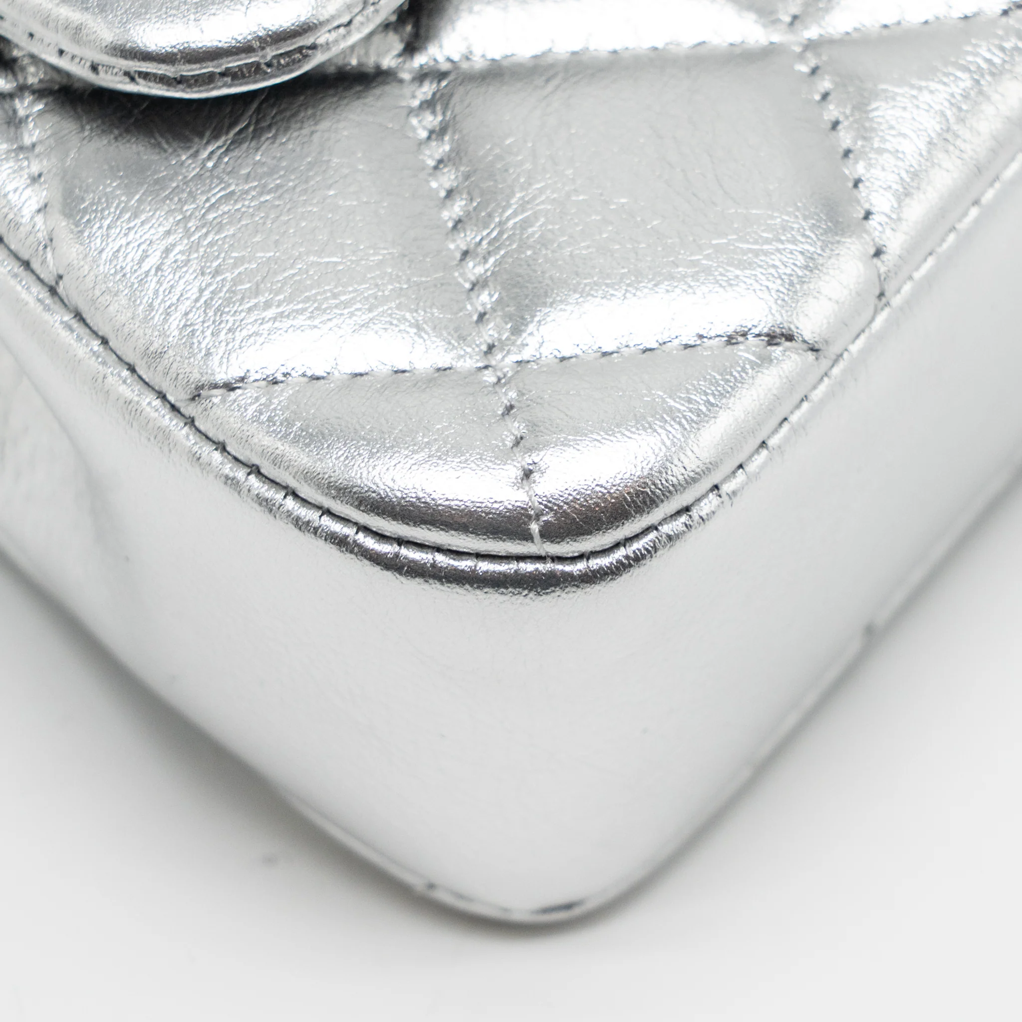 Chanel 25s O-phone Holder with Chain Calfskin Silver SHW(microchip) - Image 8