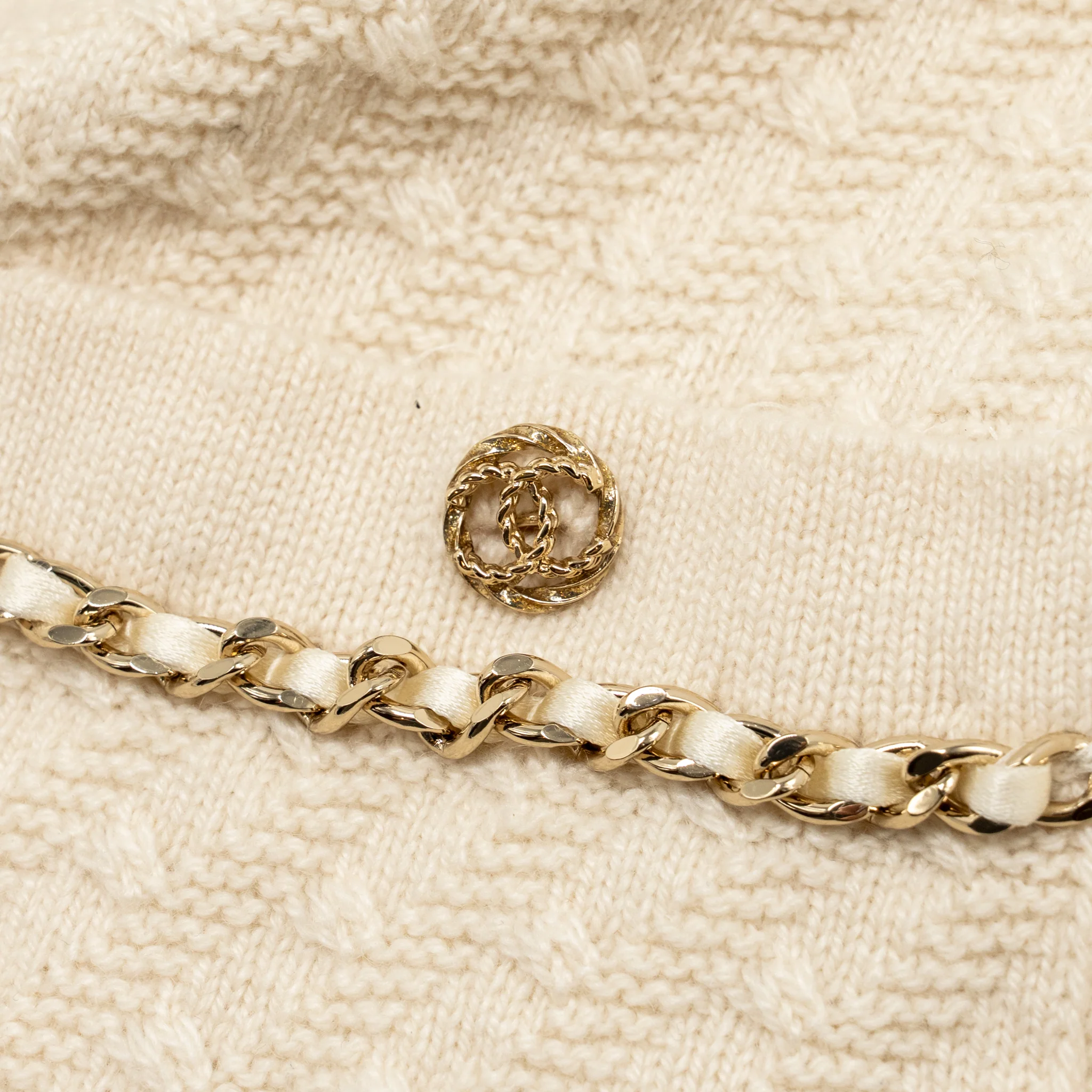 Chanel size 36 23B leather chain cashmere cardigan cream - Image 2
