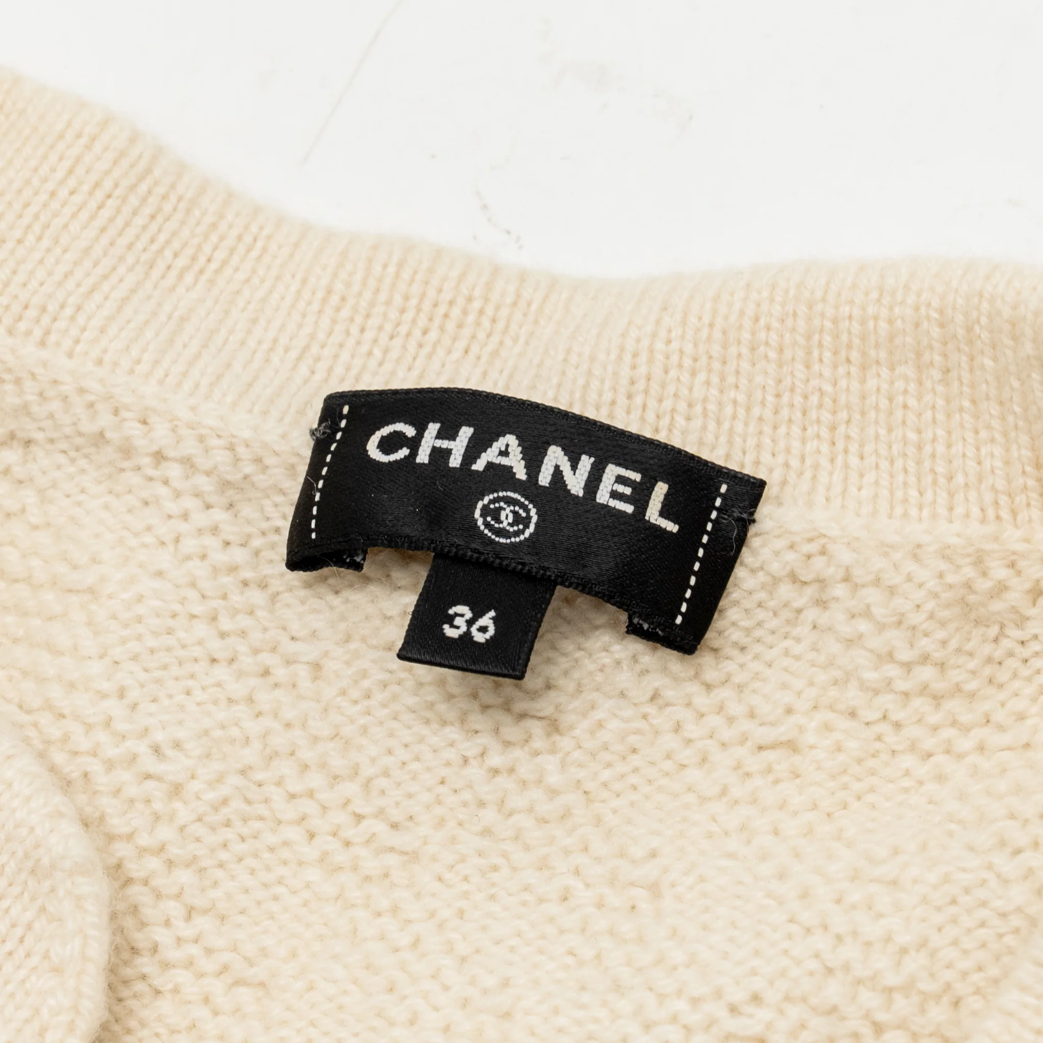 Chanel size 36 23B leather chain cashmere cardigan cream - Image 5