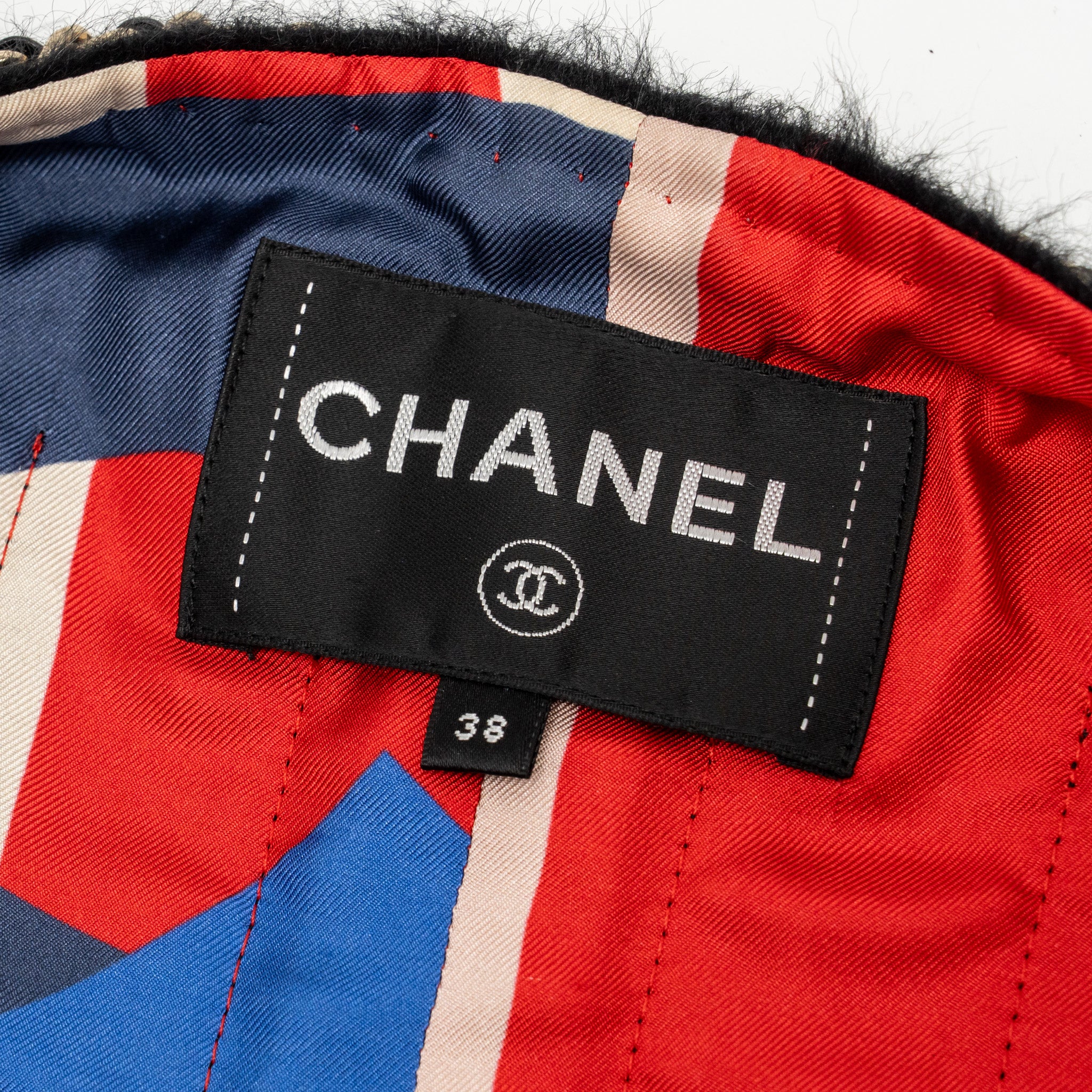 Chanel size 38 19B jacket llama / wool with chain detail black - Image 7