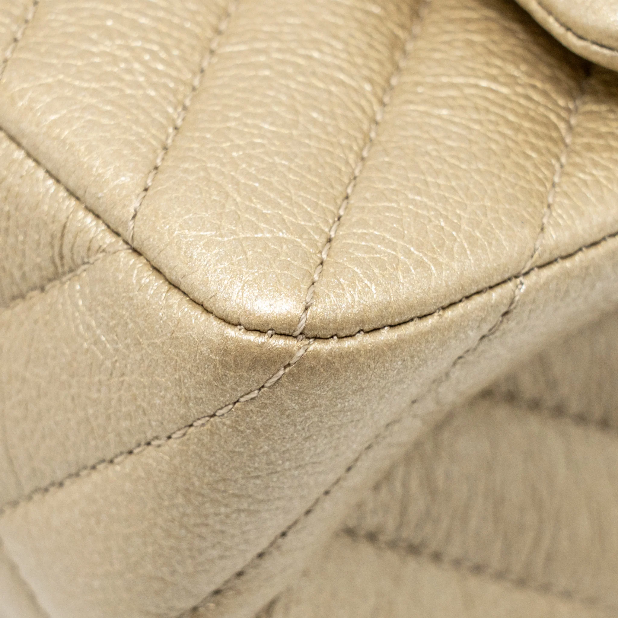 Chanel Small 2.55 Reissue Chevron Flap Bag Calfskin Gold GHW - Image 8
