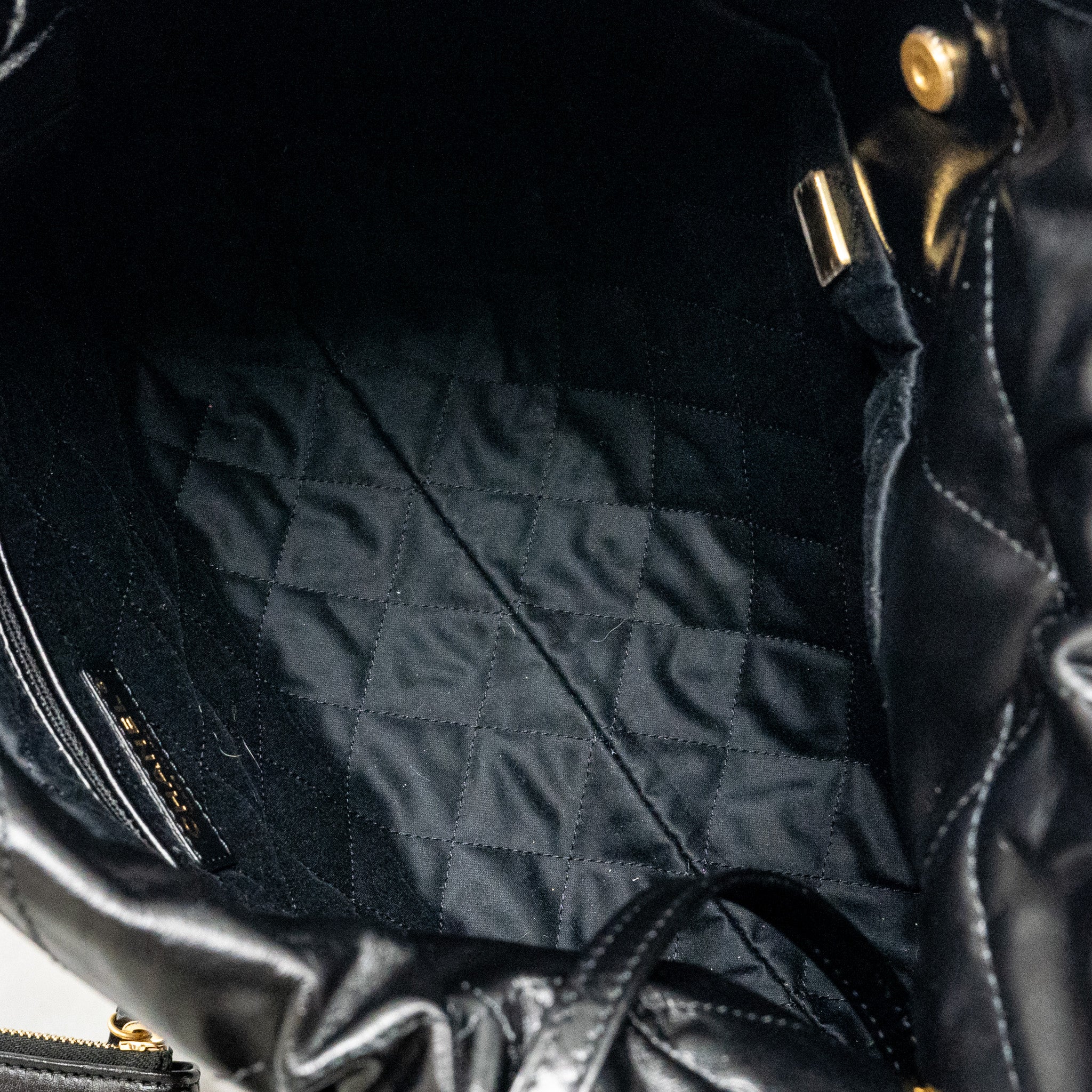 Chanel Small 22Bag Shiny Calfskin BLACK GHW (Microchip) - Image 14