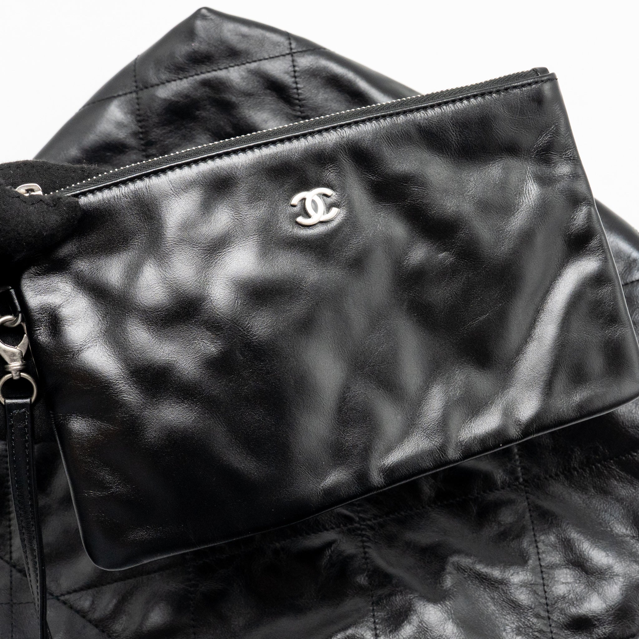 Chanel Small 22 Bag Shiny Calfskin BlacK SHW (Microchip) - Image 15