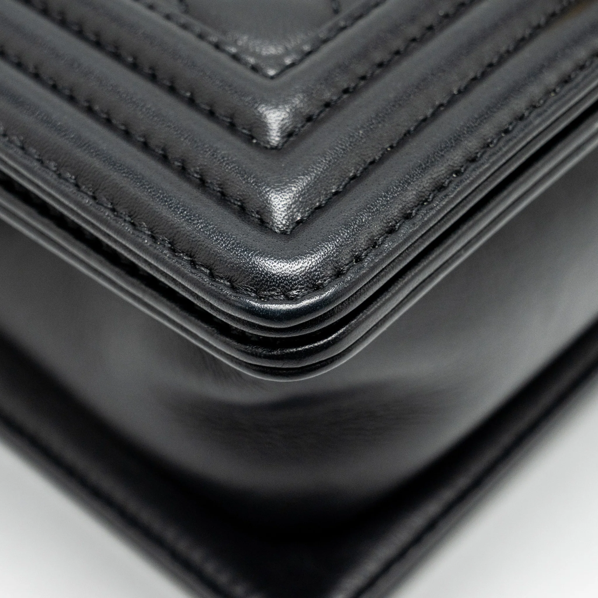 Chanel Small Boy Bag Calfskin Black GHW (Microchip) - Image 9
