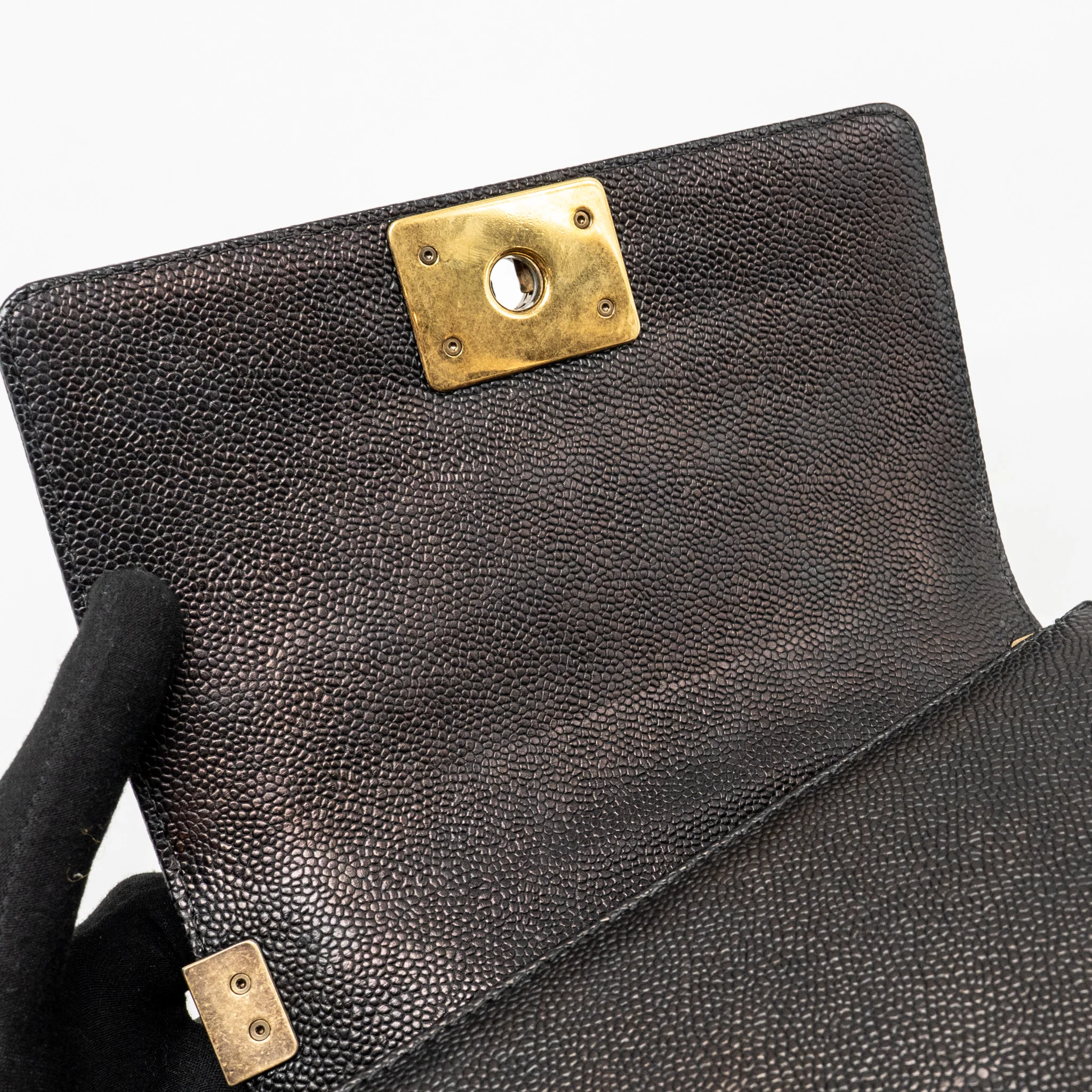 Chanel Small boy bag grained calfskin black GHW - Image 14
