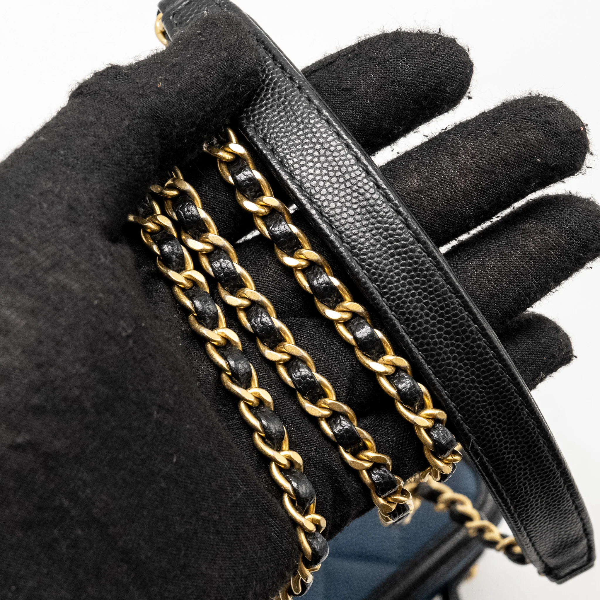 Chanel Small Filigree Vanity Camera Bag Caviar Navy/Black GHW - Image 18