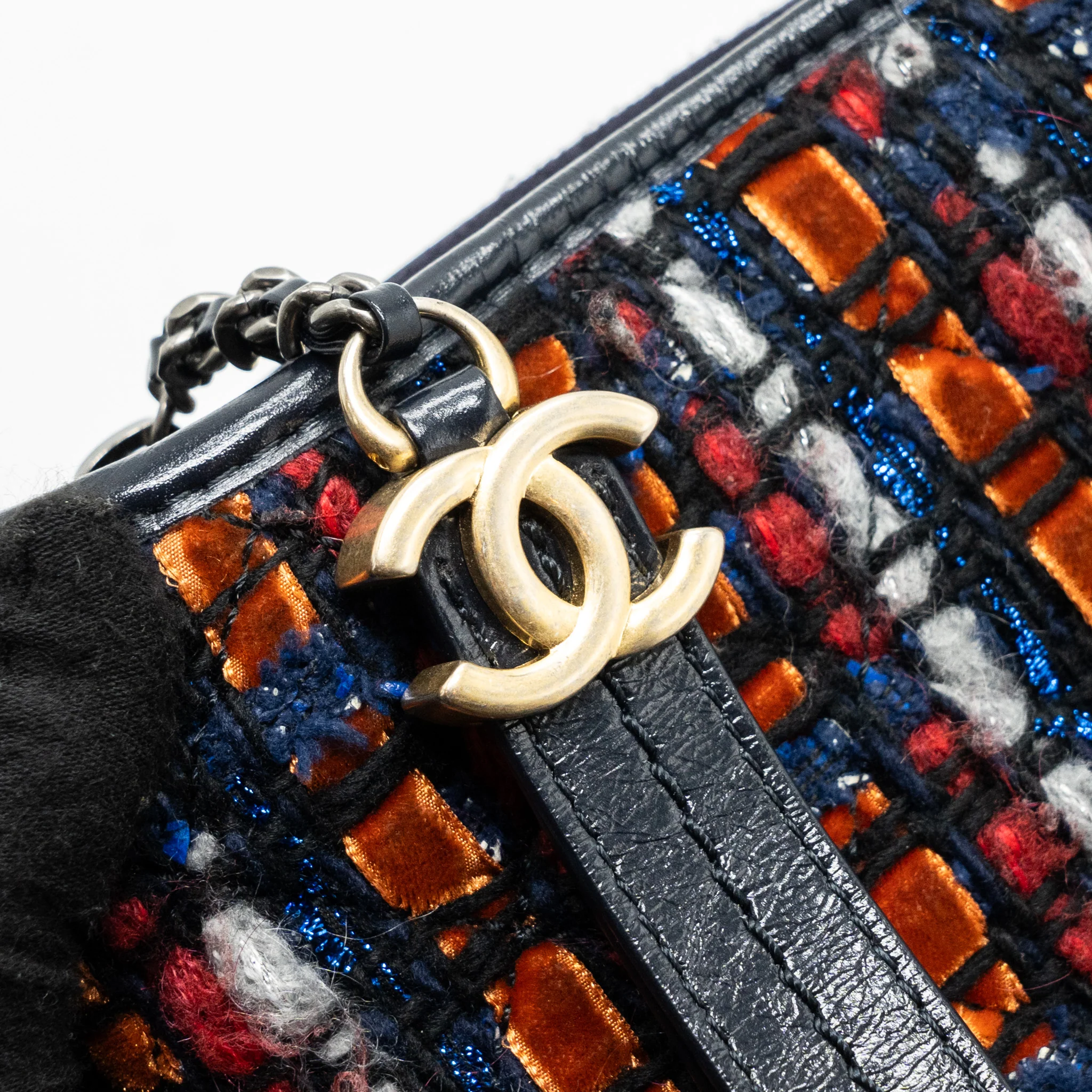 Chanel Small Gabrielle Hobo Bag Tweed/Calfskin Multicolour / Multicolour Hardware - Image 8