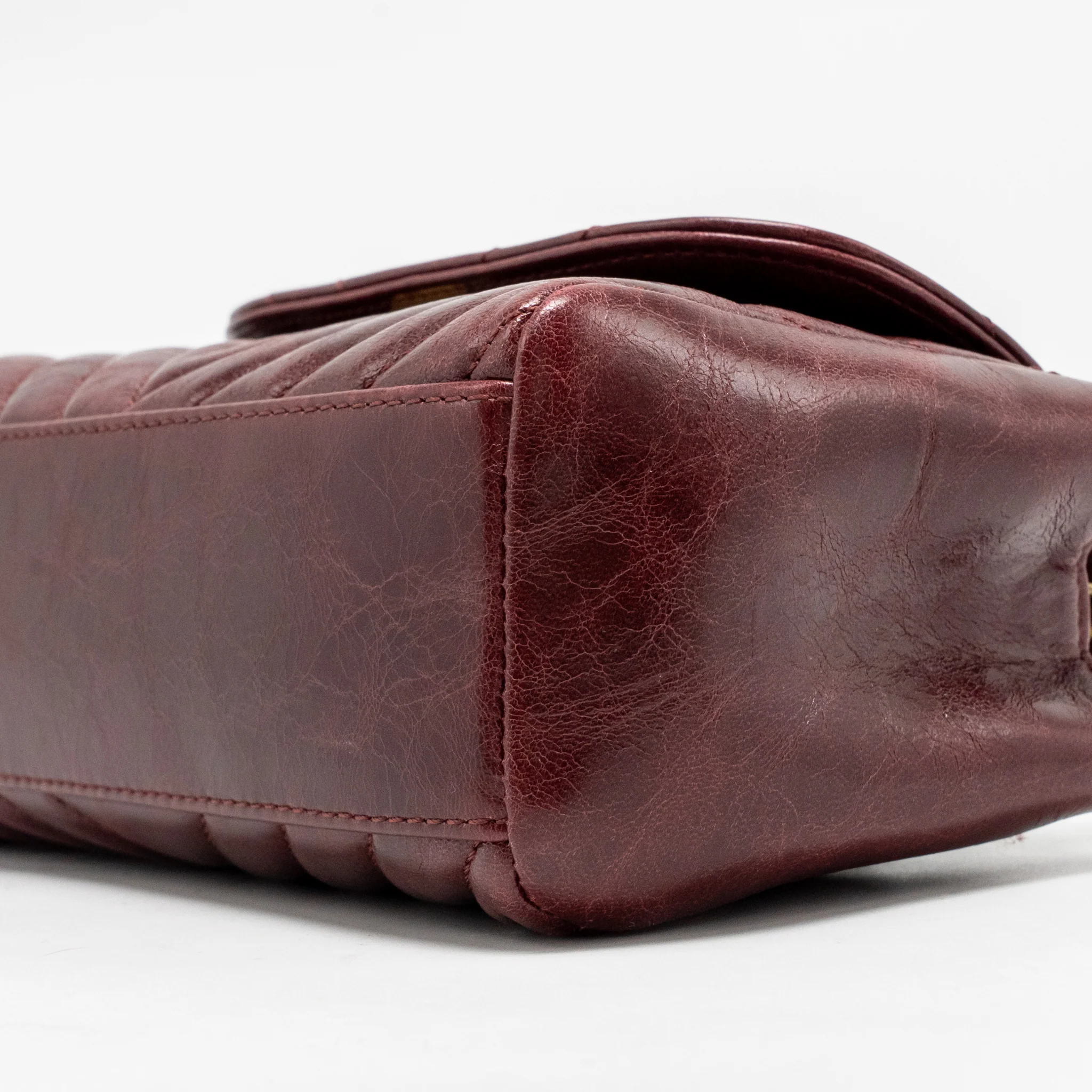 Chanel small Hampton flap bag glazed calfskin burgundy ruthenium GHW - Image 8