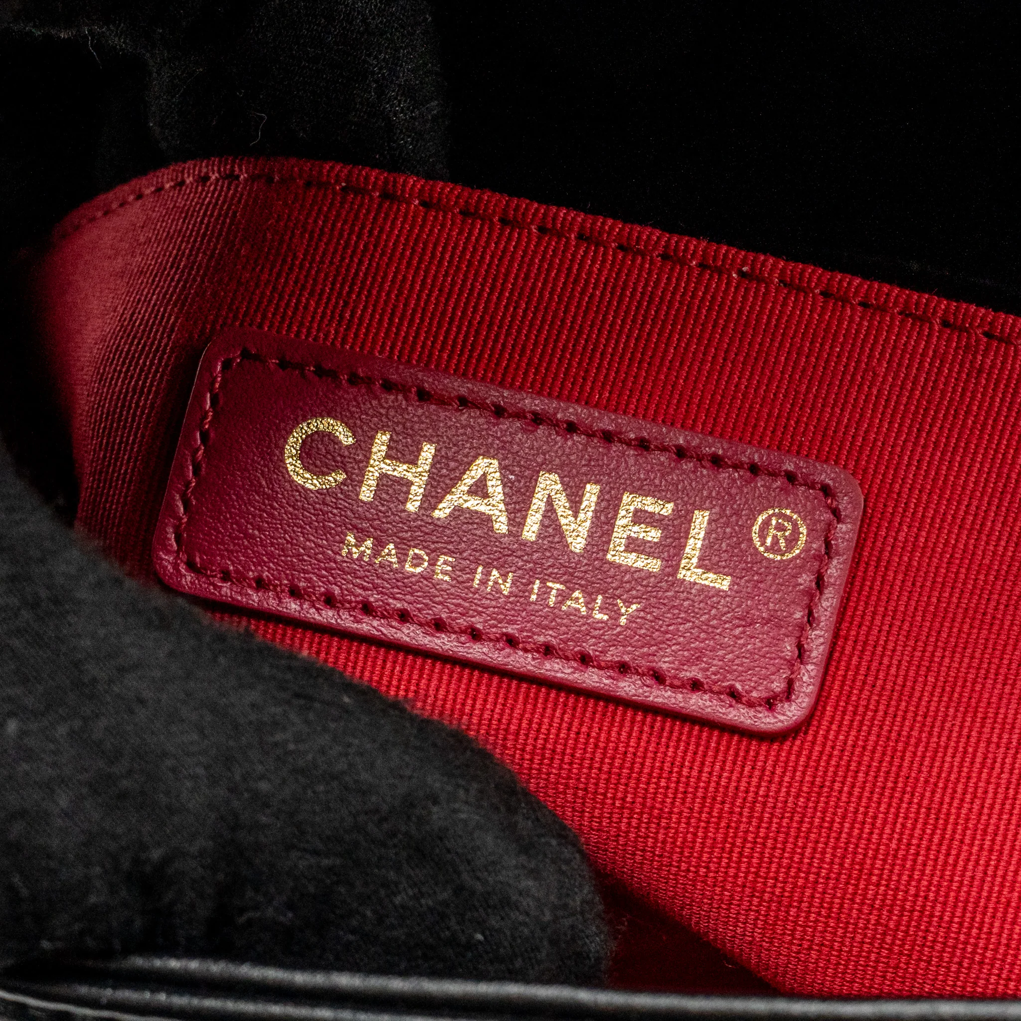 Chanel square boy bag calfskin black GHW (microchip) - Image 17