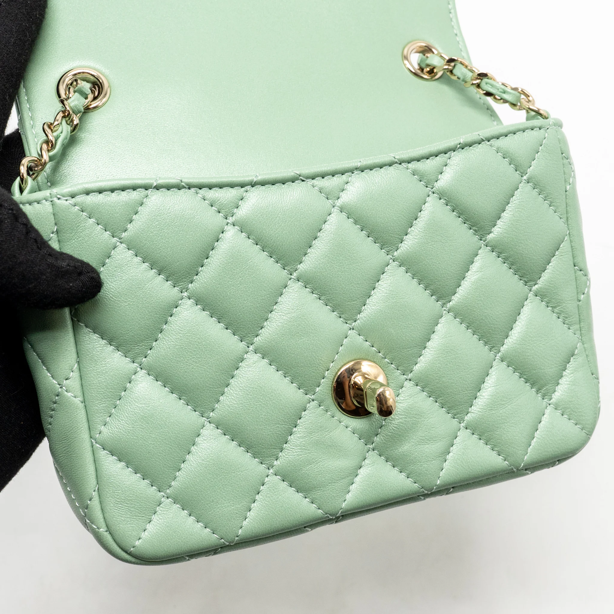 Chanel square flap bag candy heart quilted lambskin light green LGHW (microchip) - Image 15