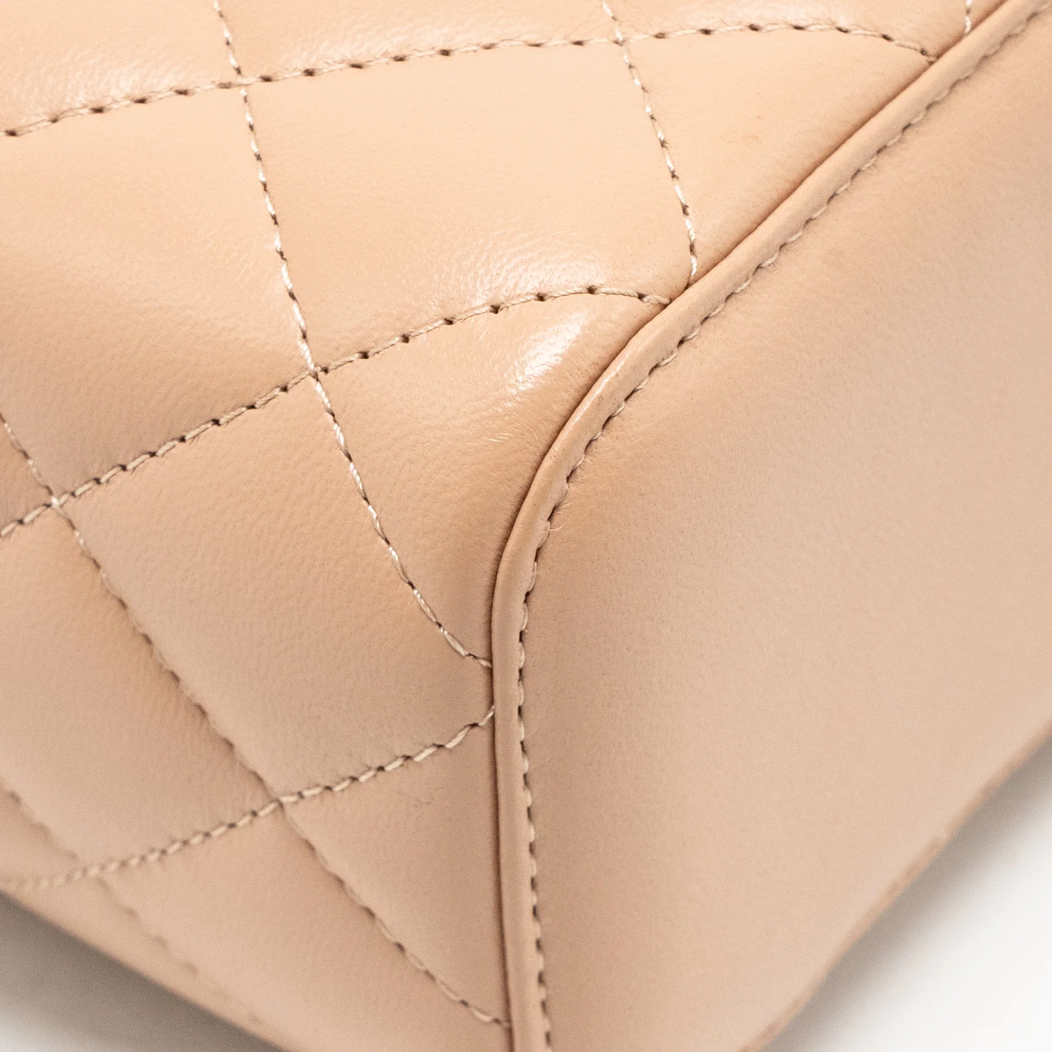Chanel Top Handle Mini Vanity Lambskin Beige GHW - Image 9