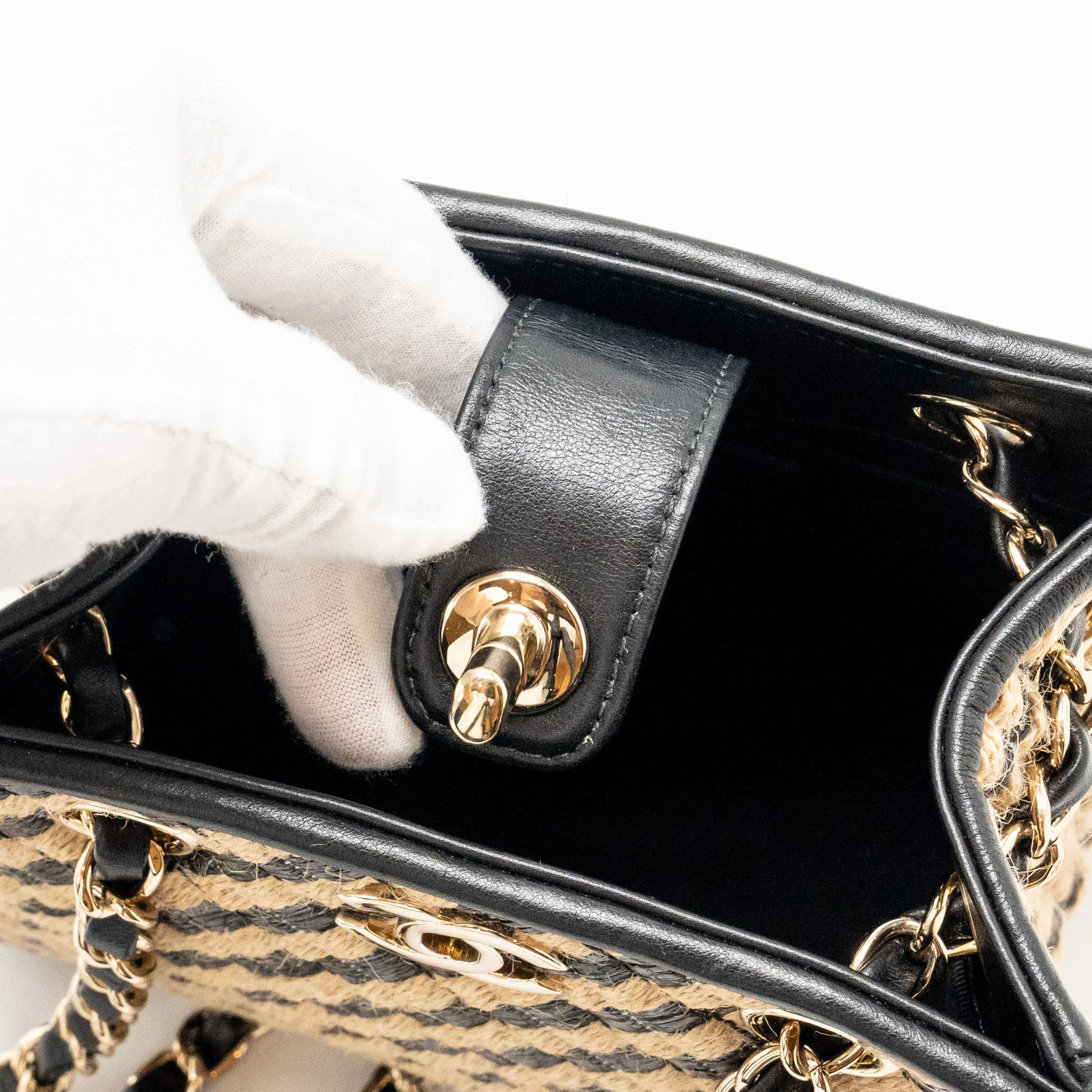 Chanel Urban Jungle Bucket Bag Raffia/Leather Black/Beige LGHW - Image 15