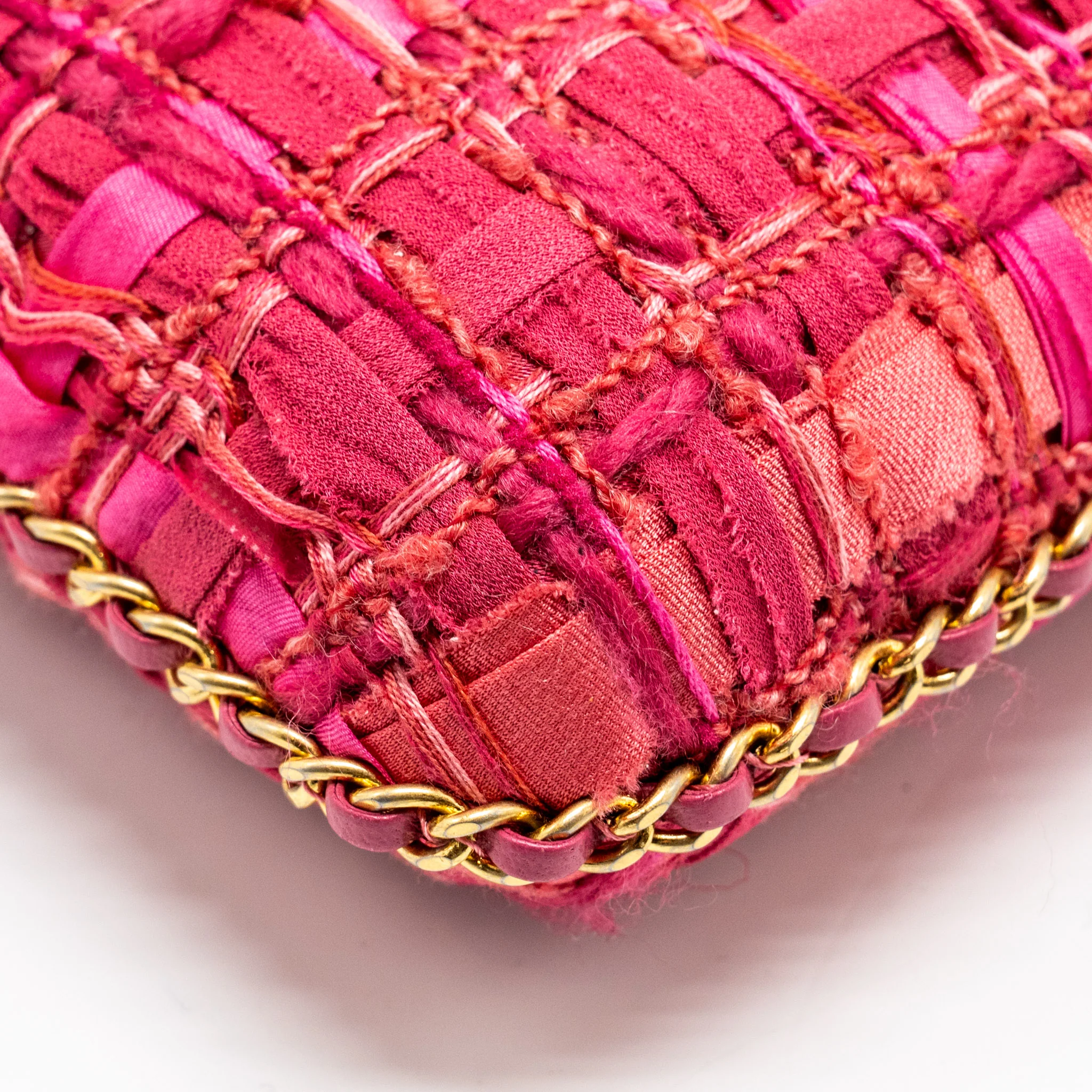 Chanel Vertical Phone Case tweed pink GHW - Image 10