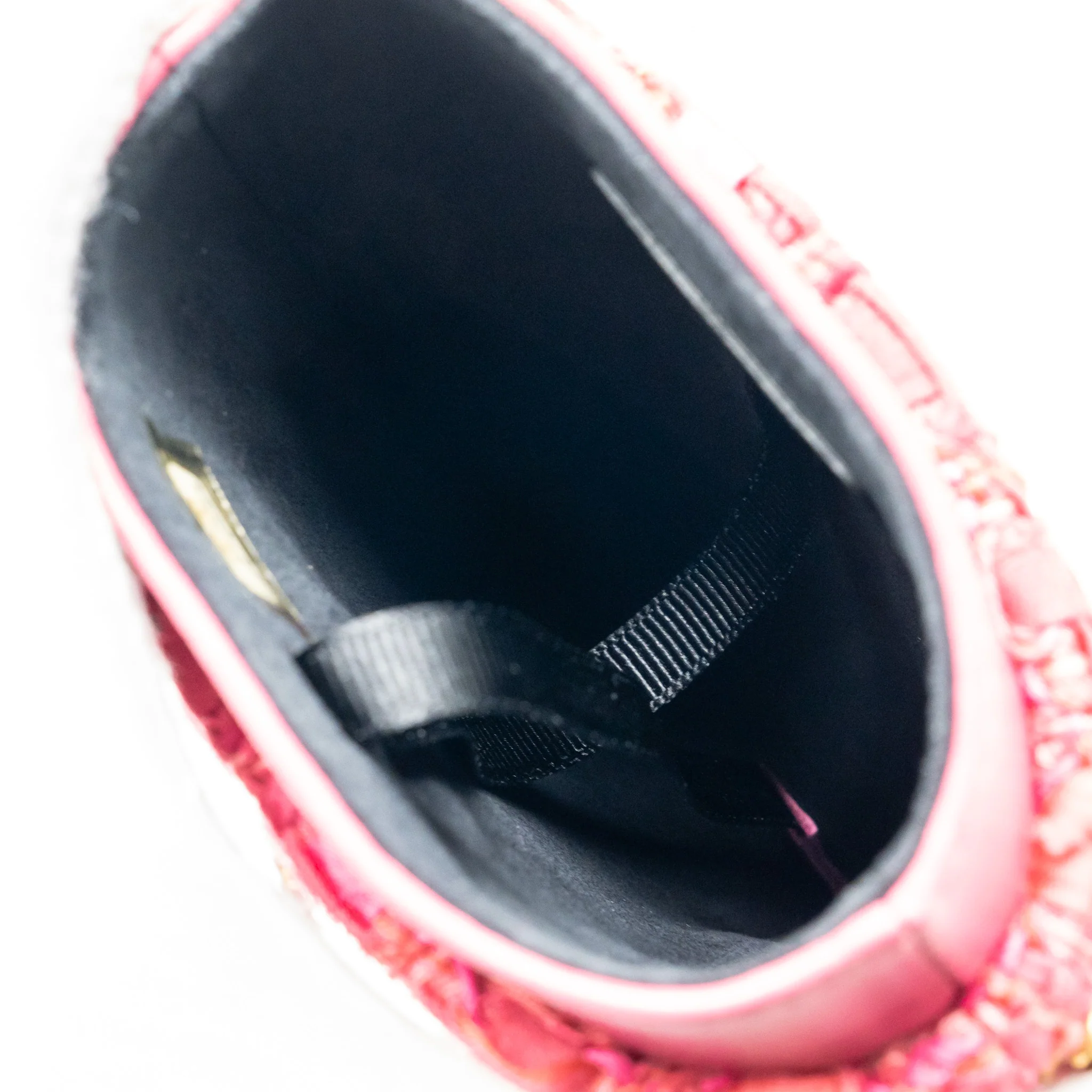 Chanel Vertical Phone Case tweed pink GHW - Image 14