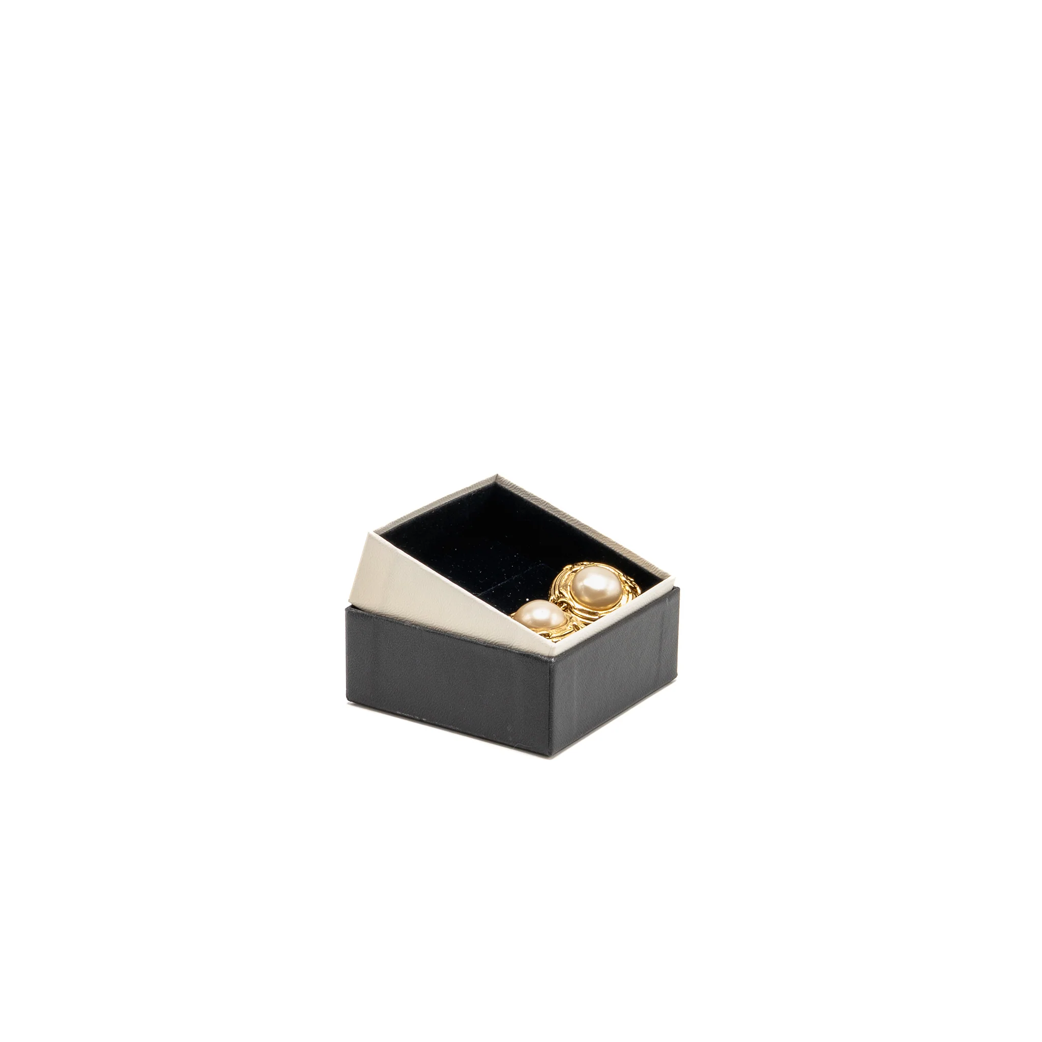 Chanel Vintage CC Pearl Ear Clips Gold Tone - Image 2