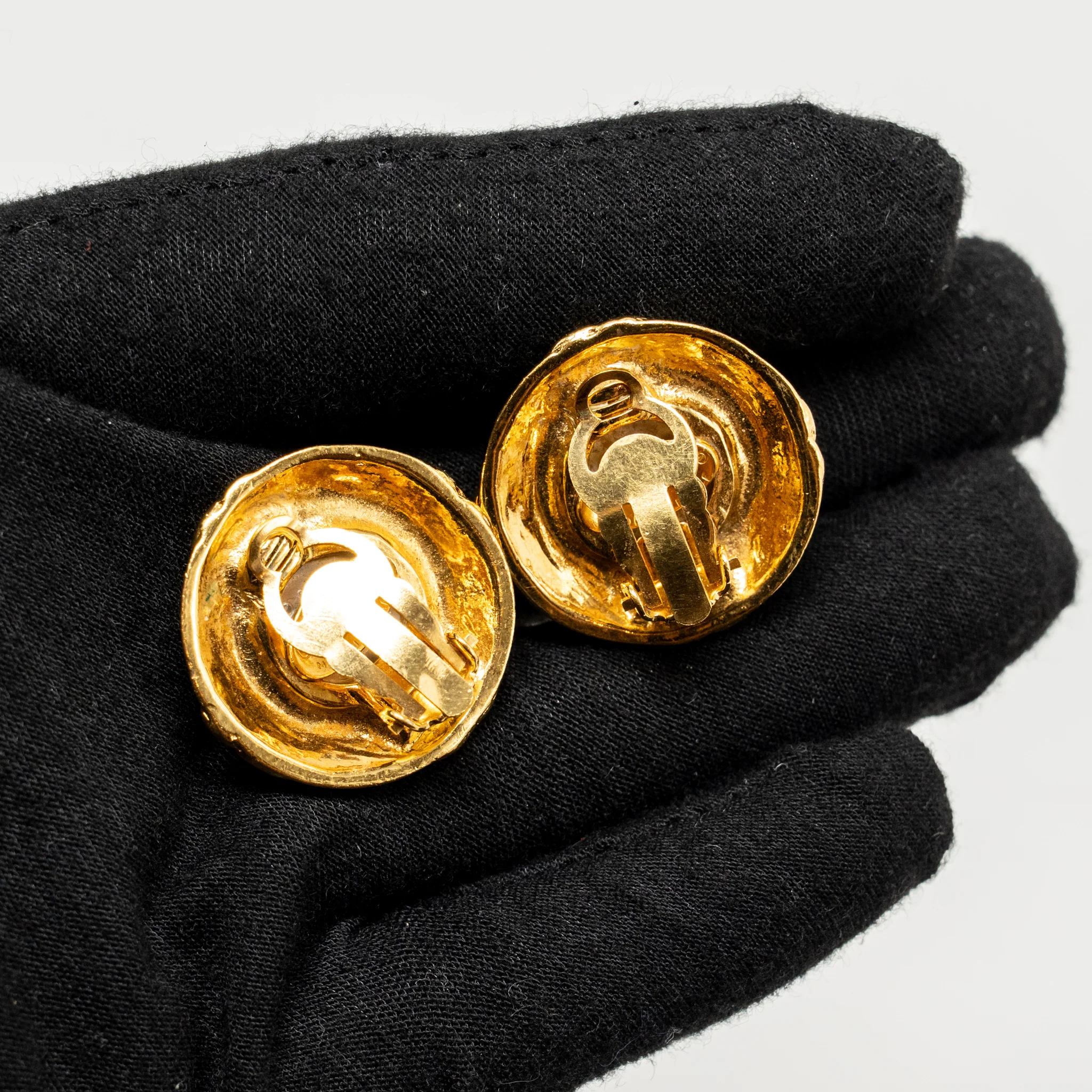 Chanel Vintage CC Pearl Ear Clips Gold Tone - Image 5
