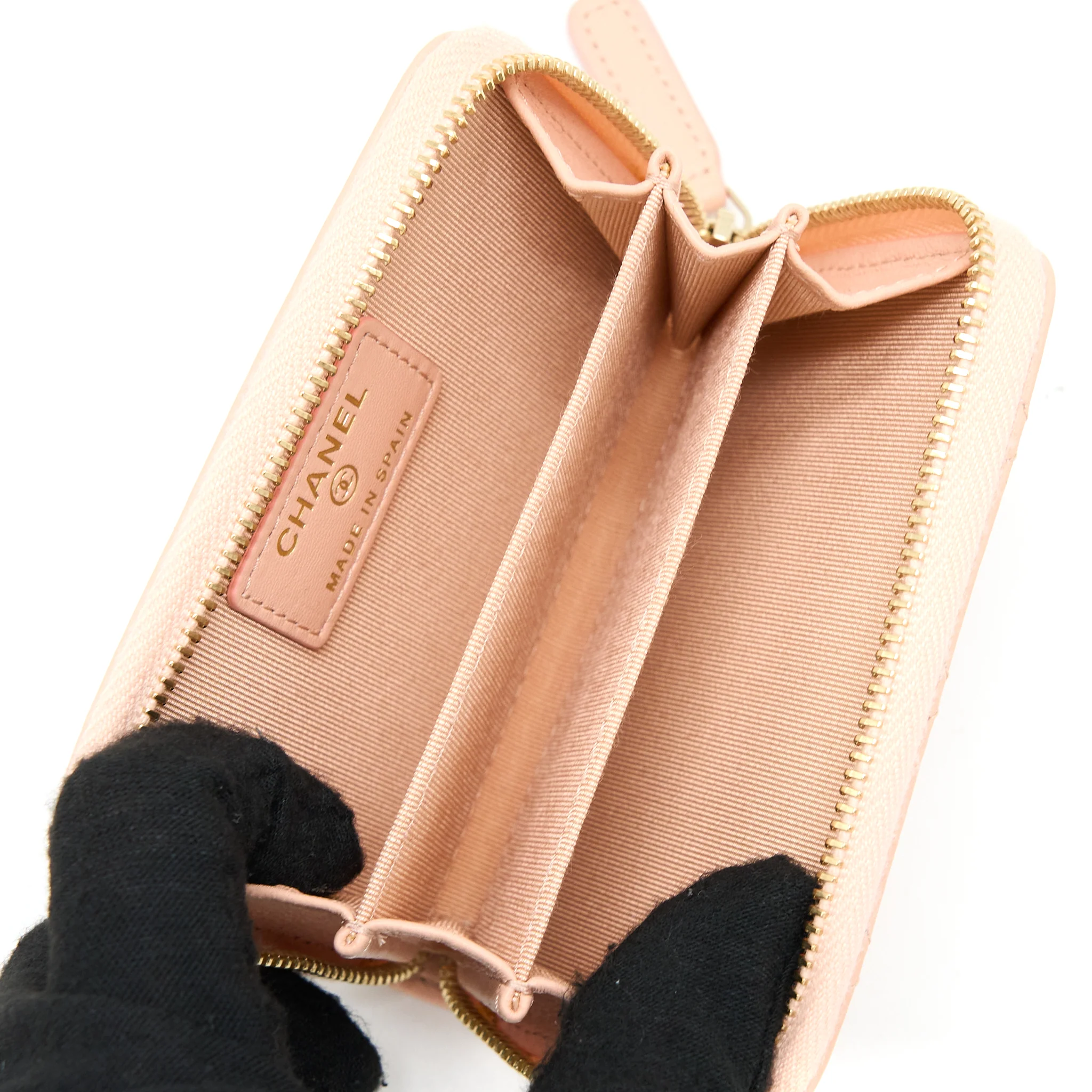 Chanel Zip Card Holder Lambskin Light Pink LGHW - Image 3