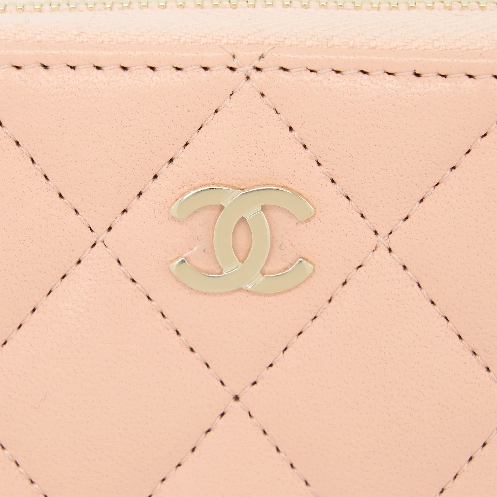 Chanel Zip Card Holder Lambskin Light Pink LGHW - Image 4