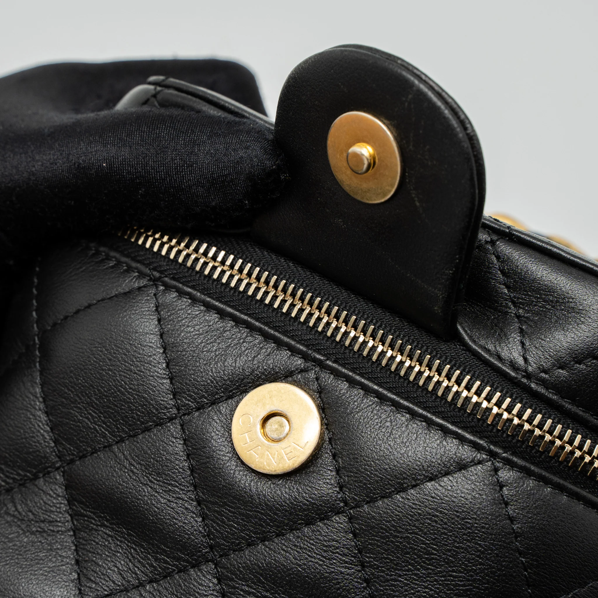 Chanel Top Handle Vanity Crossbody Bag Calfskin Black Brushed GHW (Microchip) - Image 11