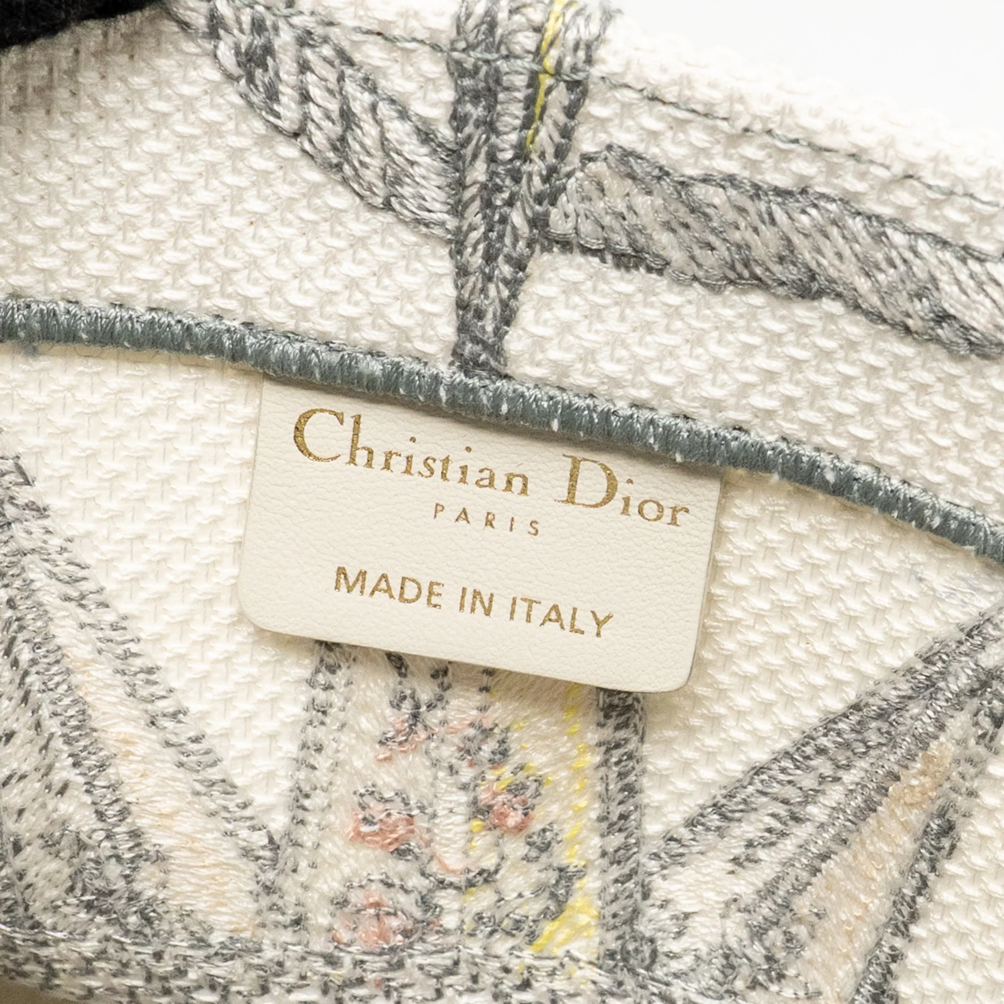 Dior Medium Book Tote Rêve D'Infini Embroidery Canvas Multicolour - Image 13