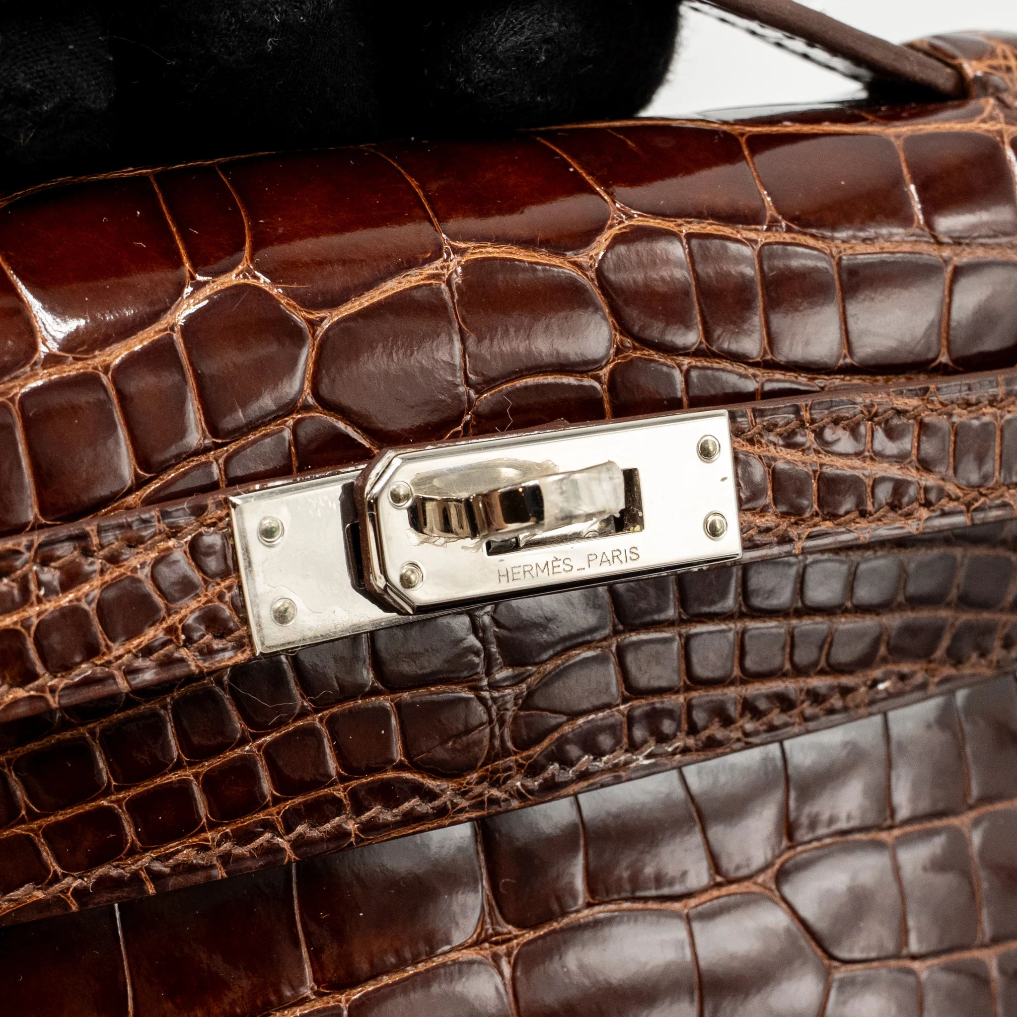 Hermes kelly pochette shiny alligator mississippiensis 33 Miel shw Square M - Image 14