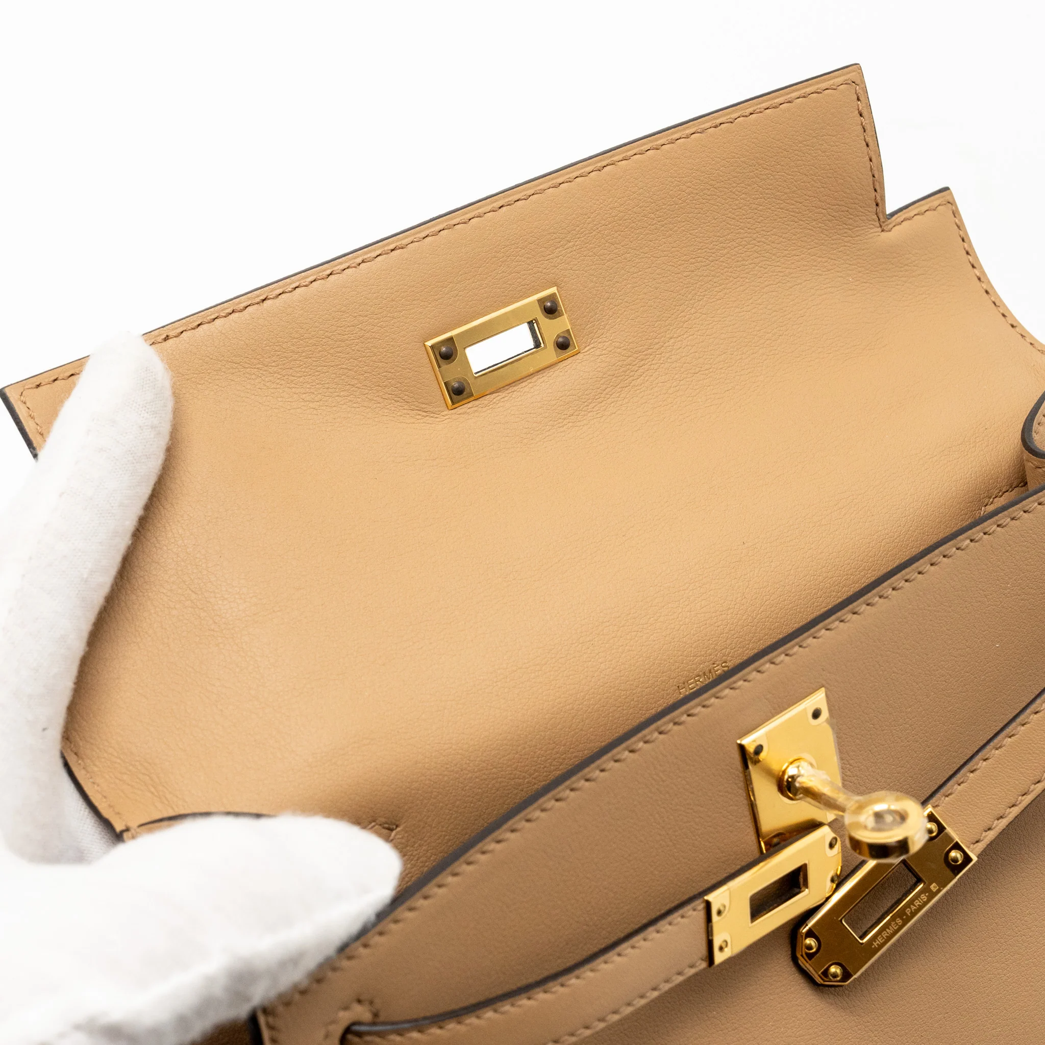 Hermes Kelly Pochette Swift 0M Chai GHW Stamp Z - Image 14