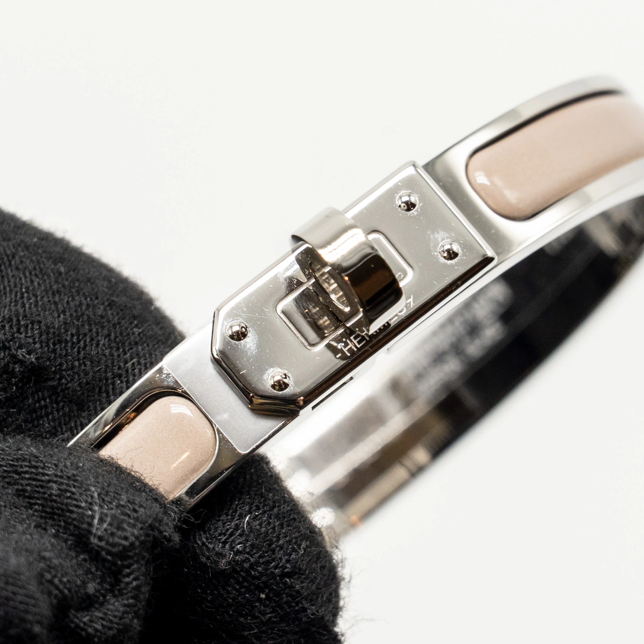 Hermes Size PM Mini Clic Kelly Bracelet Marron Glacé SHW - Image 4