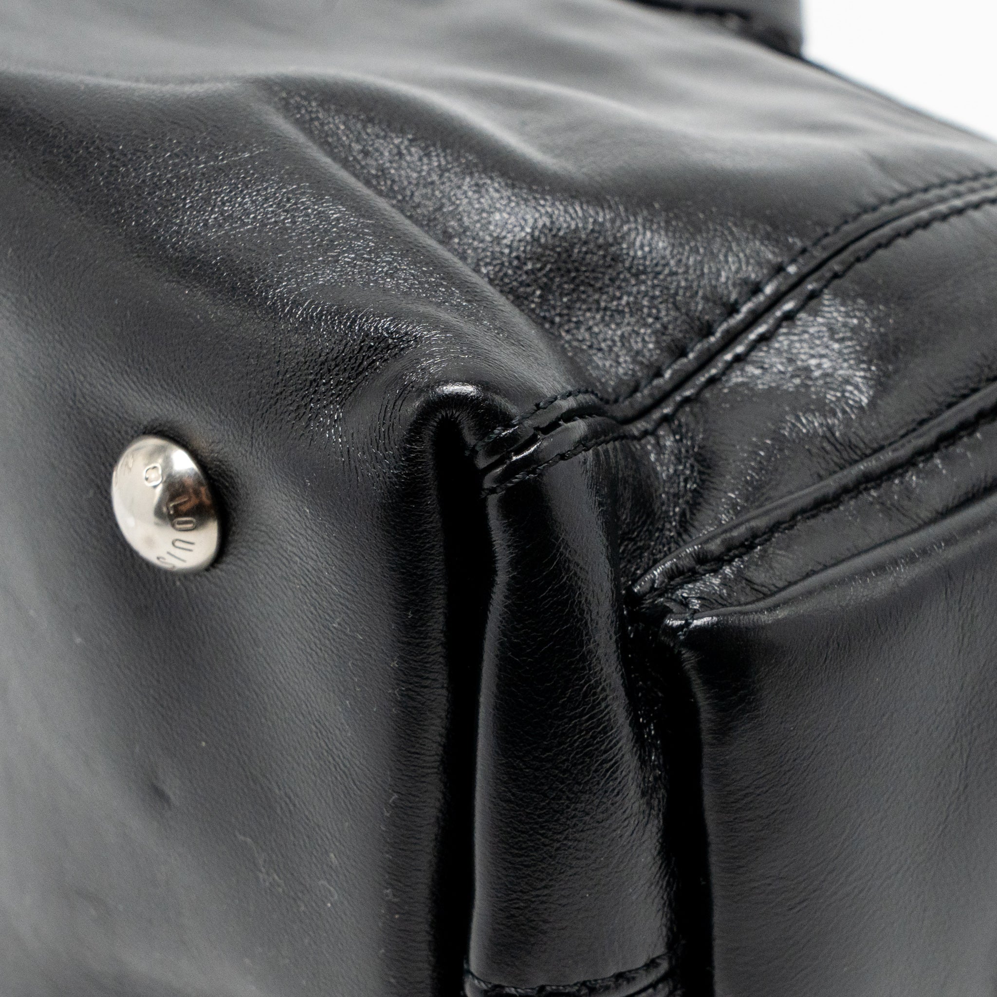 Louis Vuitton carryall cargo vibe pm lambskin black SHW - Image 10
