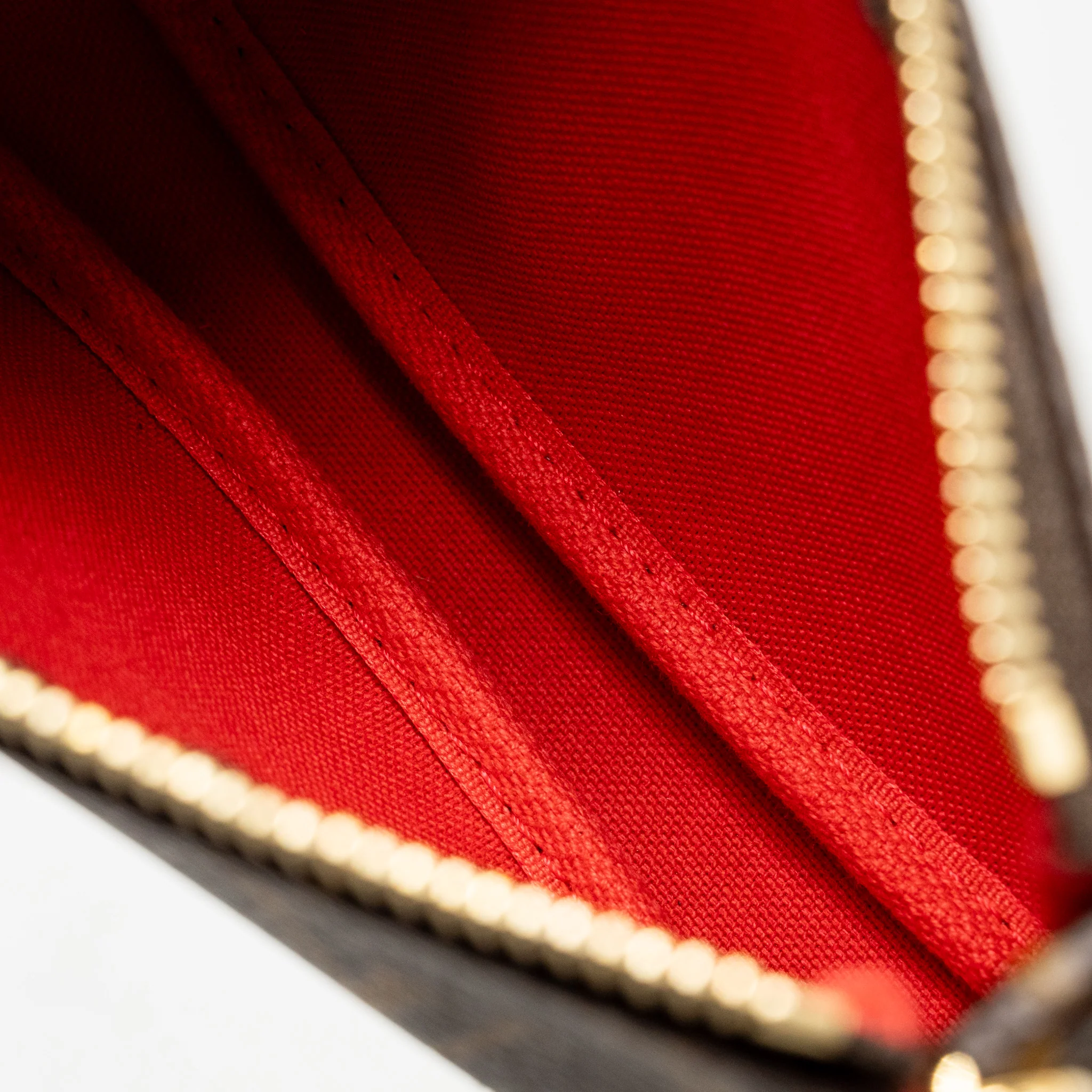 Louis Vuitton Mini Pochette Accessoires Limited Edition Vivienne London Monogram Canvas/Leather Red GHW - Image 12