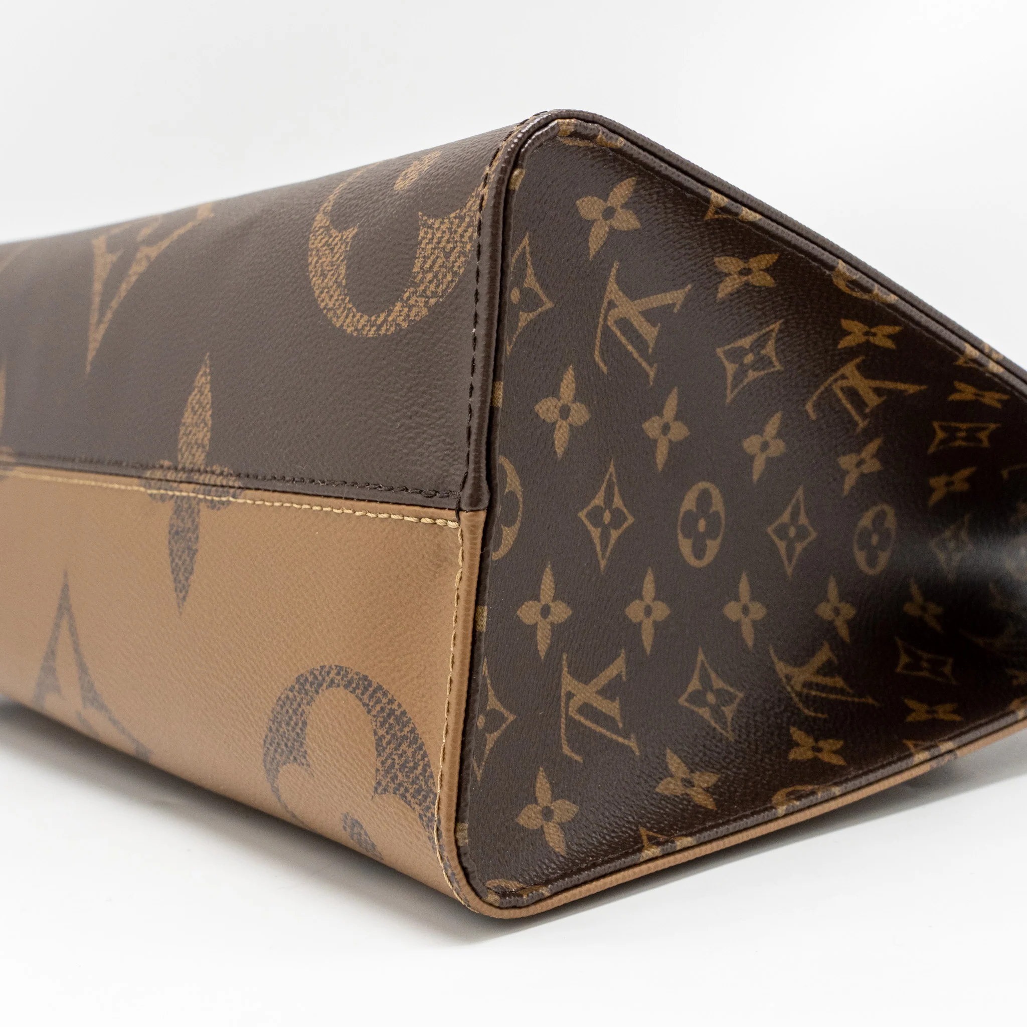 Louis Vuitton Onthego MM Monogram Canvas GHW - Image 7