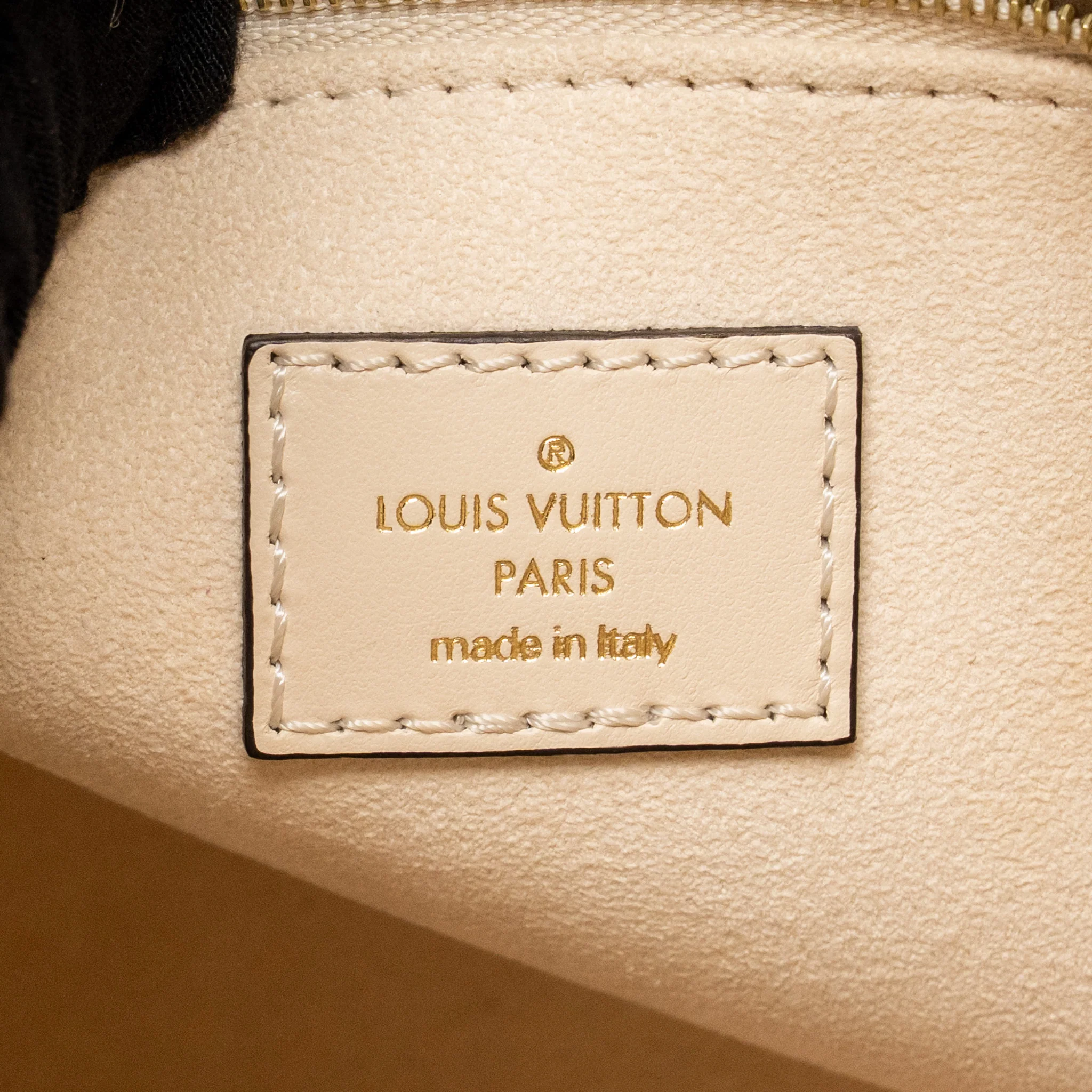 Louis Vuitton Onthego pm Monogram Empreinte Leather Creme GHW - Image 14