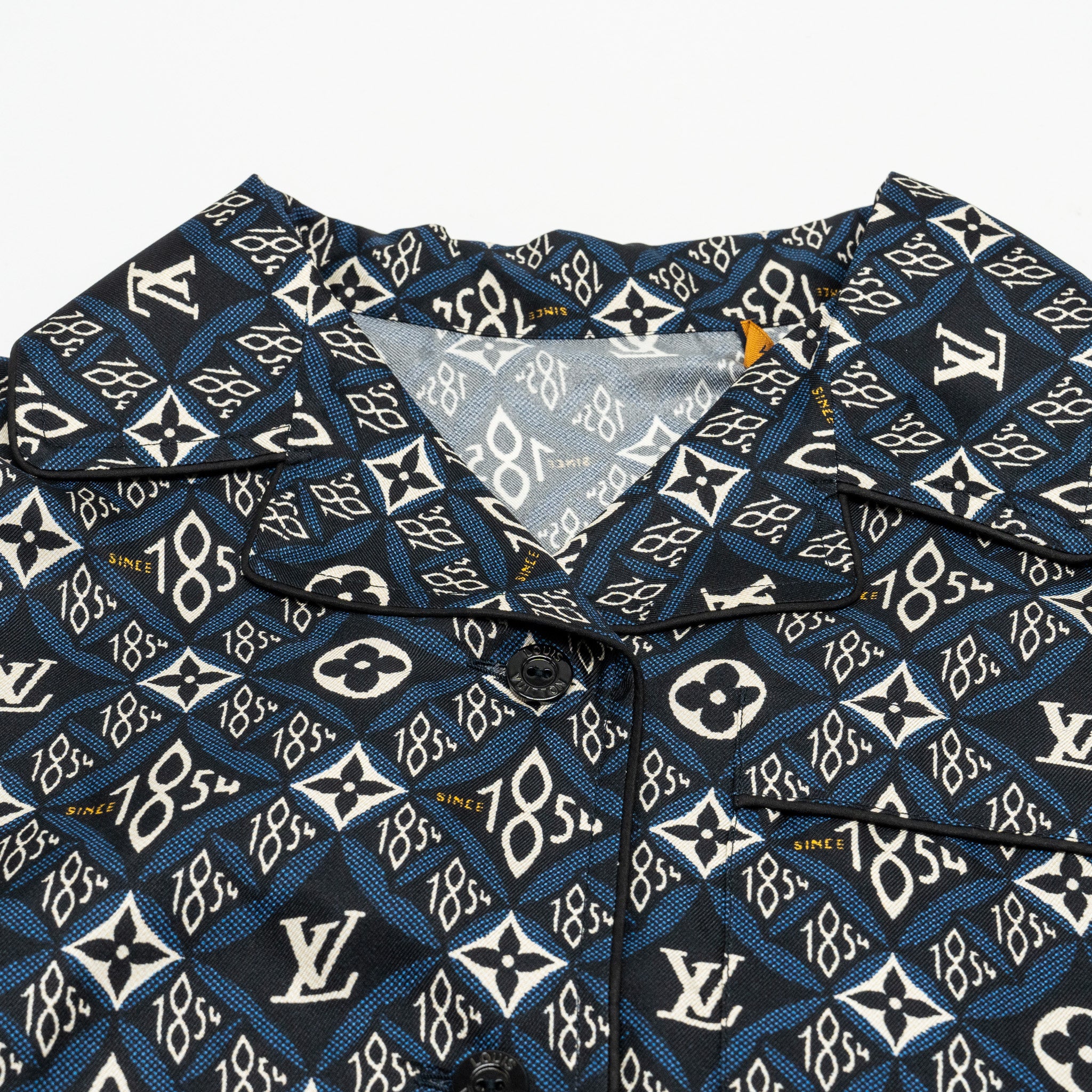 Louis Vuitton Size 34 Pyjama Shirt and Shorts Silk Multicolour(Sell in a set) - Image 4