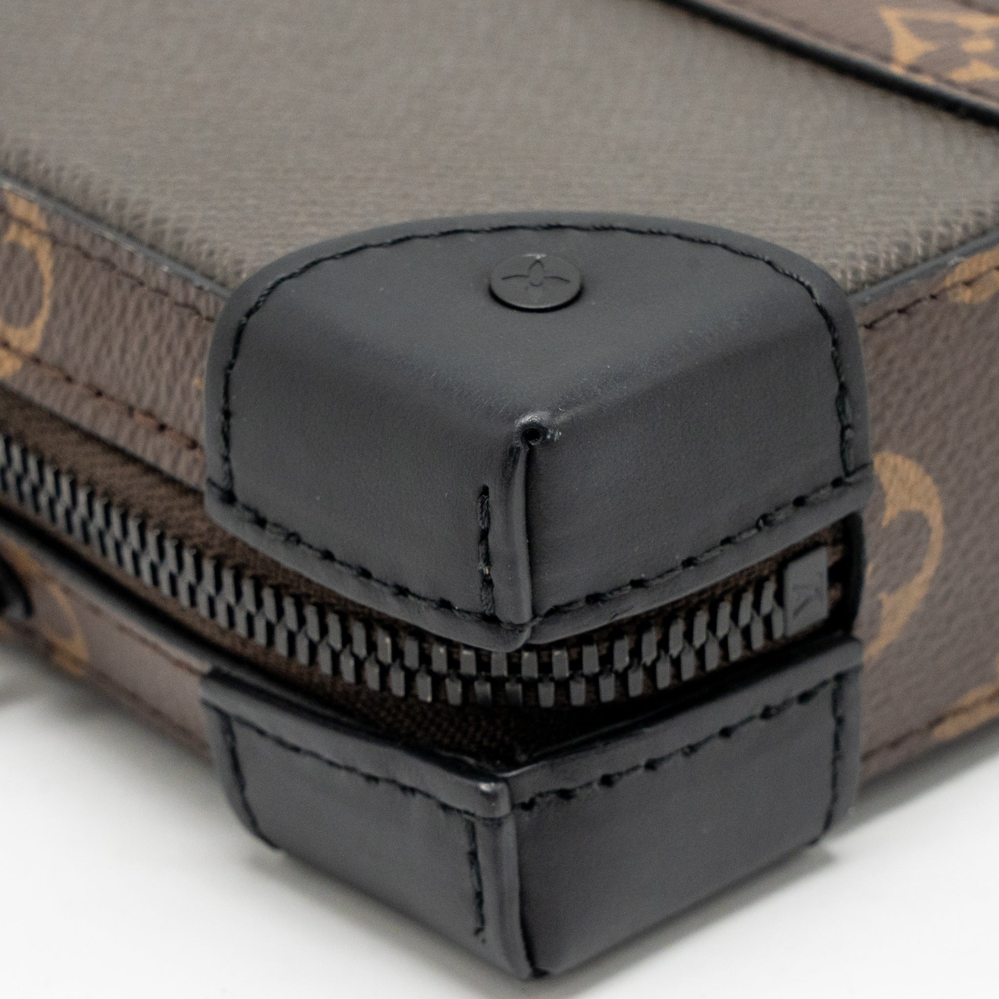 Louis Vuitton soft trunk wallet taiga / monogram canvas khaki green black hardware - Image 10
